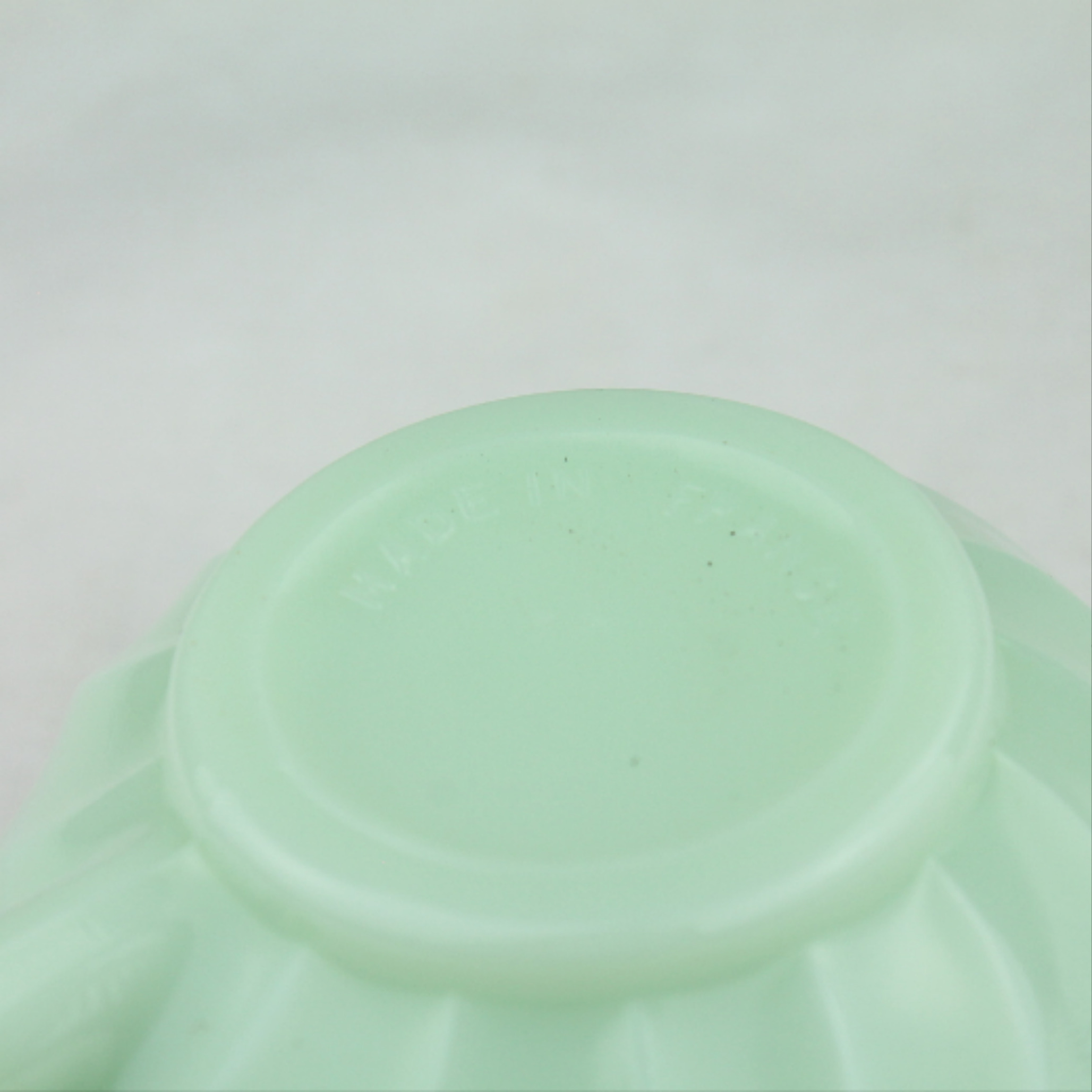 5 Tasses et 6 Soucoupes, Opaline verte Bon état - Vue 3 - 