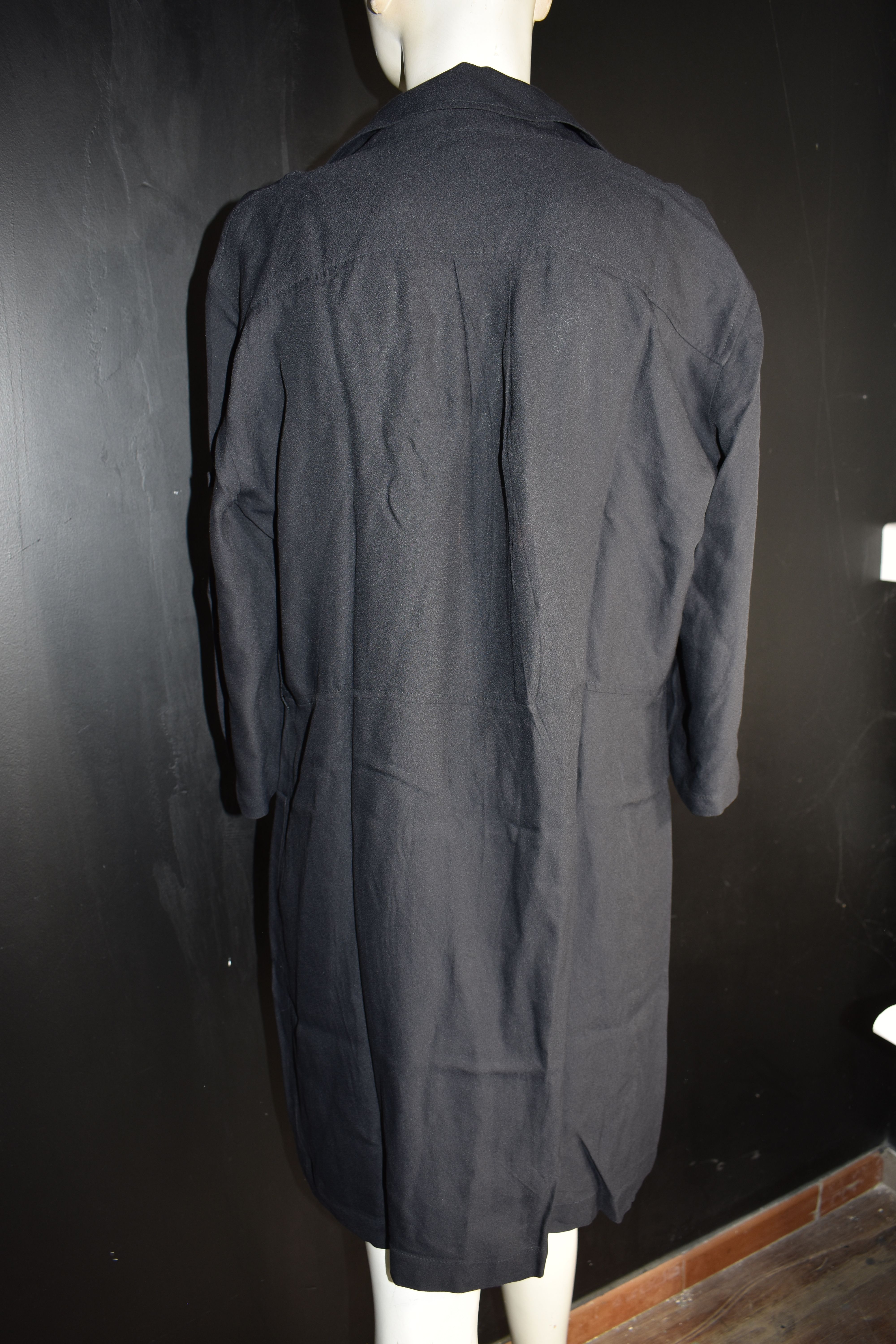 Voir photo 2 de Robe chemisier signée Tara Jarmon, taille 42 (lavable machine ) en acétate et modal. Robe chemisier signée Tara Jarmon, taille 42 (lavable machine ) en acétate et modal. Bon état - Vue 2 -