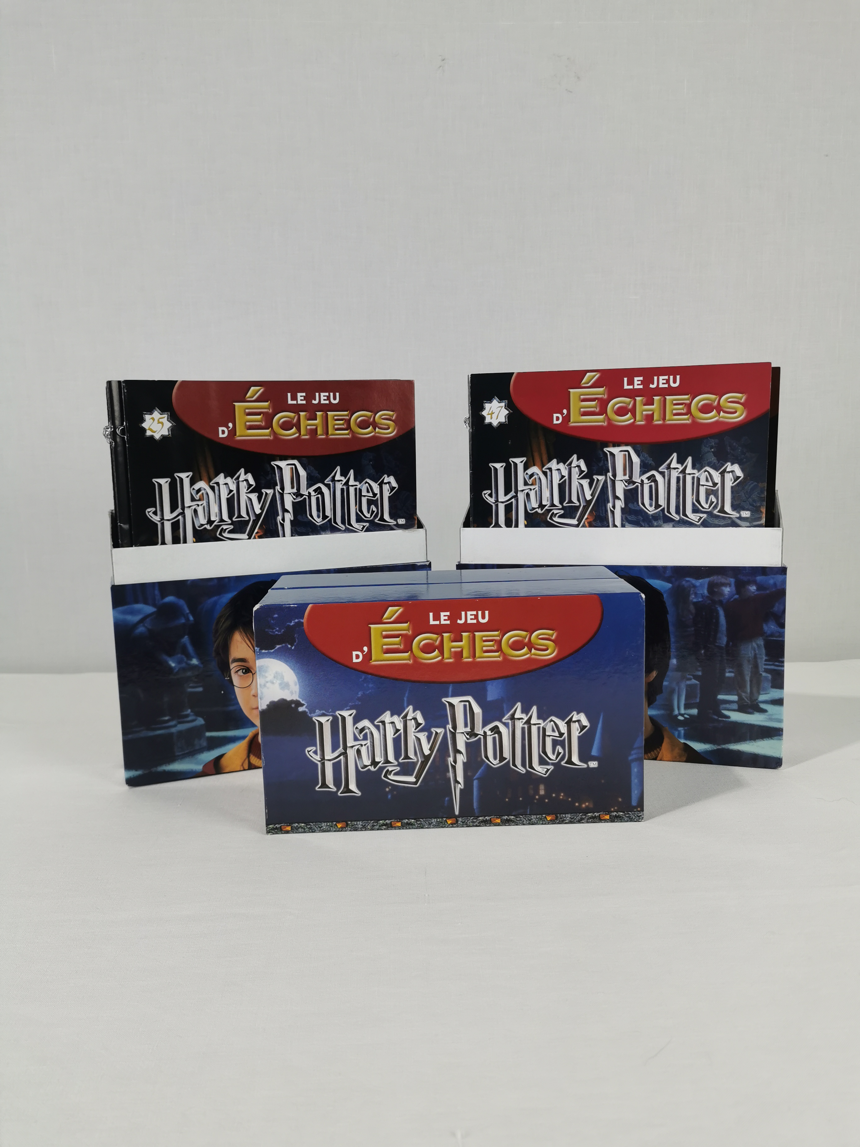 2 boîtes jeu d'échecs Harry Potter avec 50 fascicules  Très bon état - Vue 4 - 