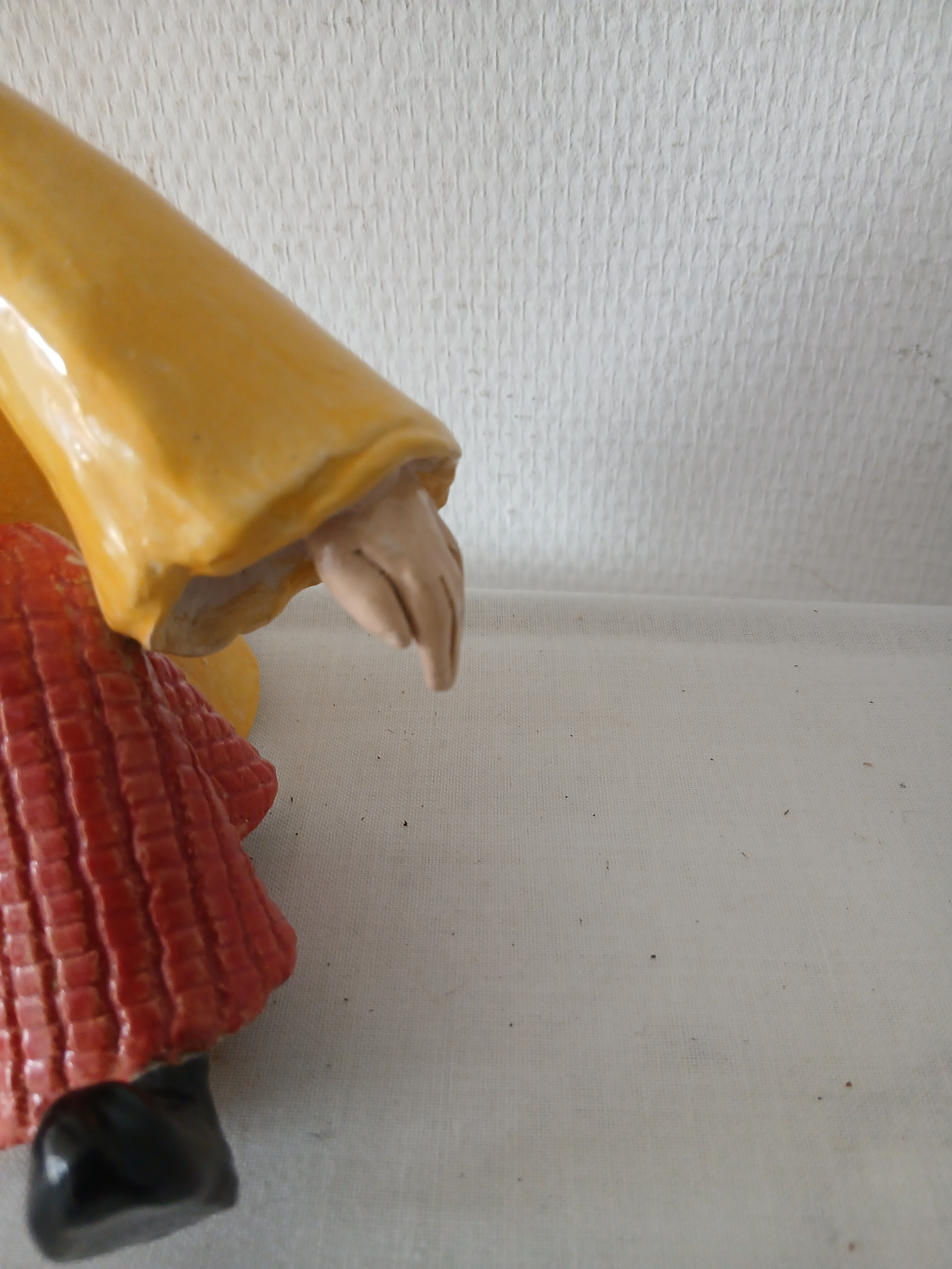 Statuette d'un personnage (clown) en terre cuite peinte - Photo 4