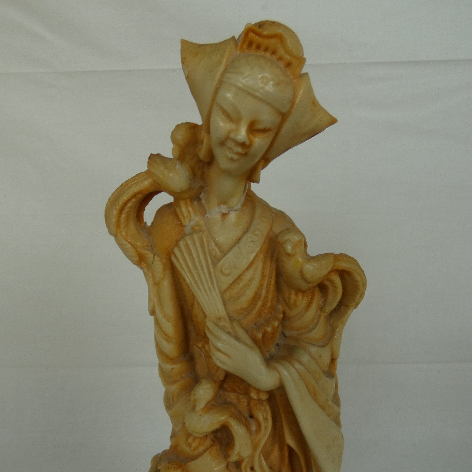 Statuette Chinoise En résine Vintage État correct - Vue 2 - 