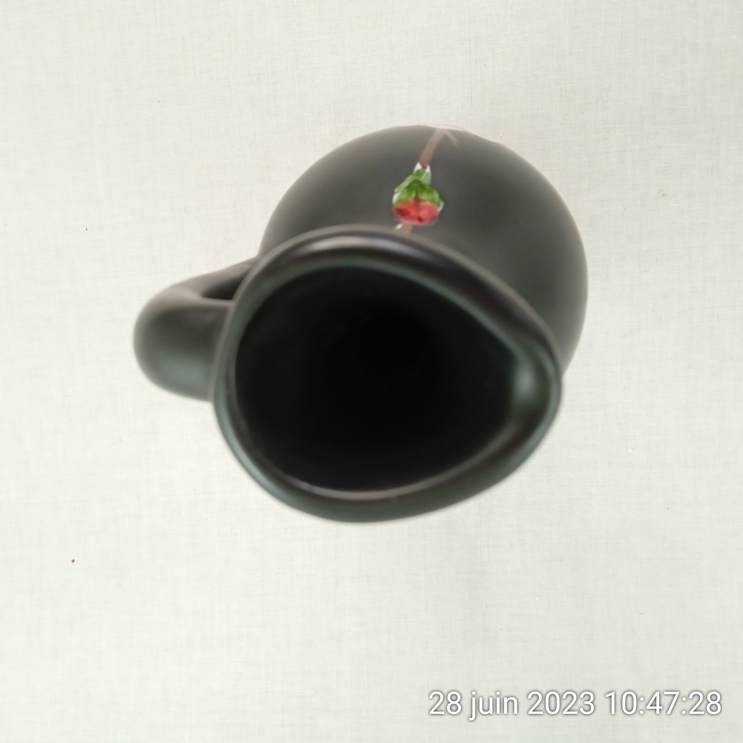 Vase en céramique style japonisant noir matte décor branches de fleurs en relief - Photo 6