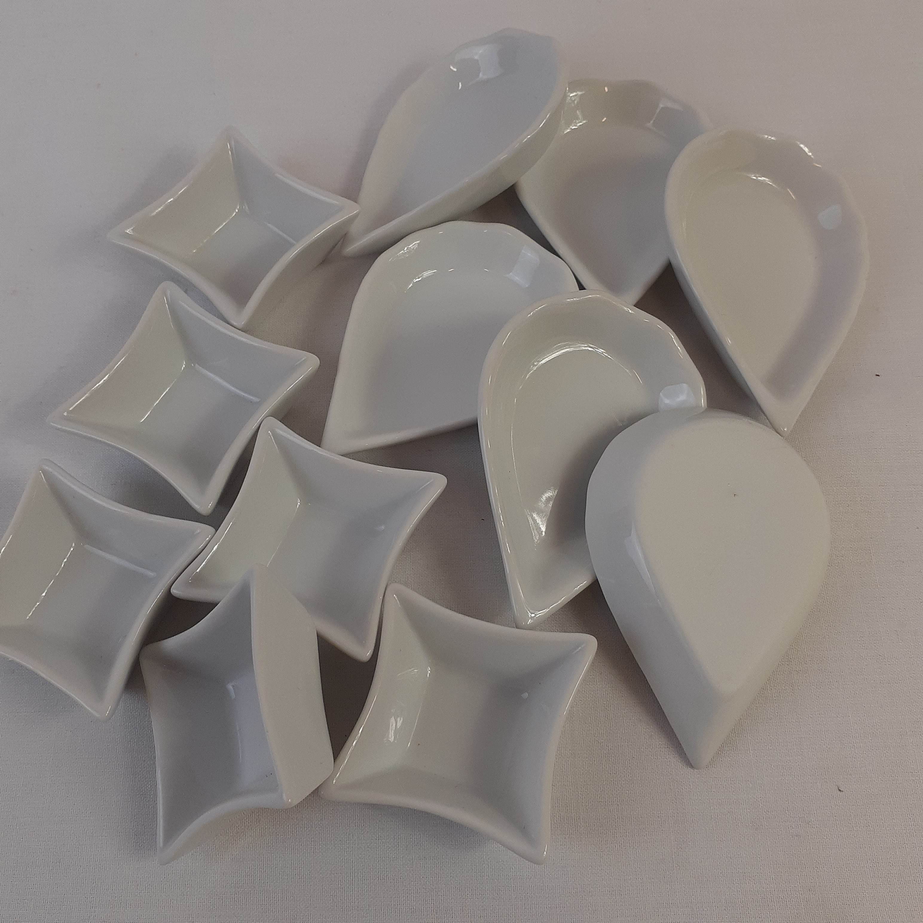 Voir photo 2 de Mini ramequins en porcelaine Mini ramequins en porcelaine Comme neuf - Vue 2 -