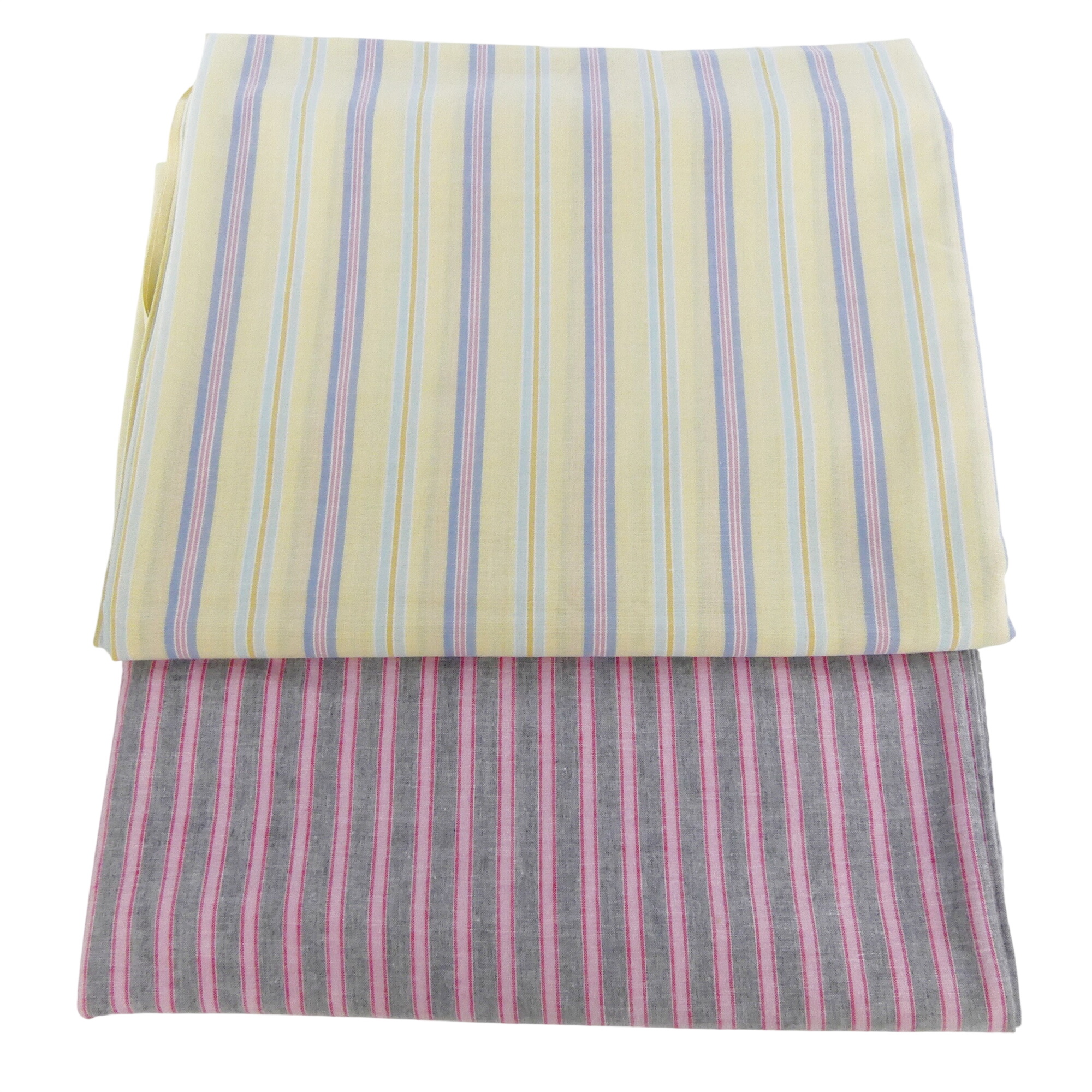 Acheter 2 coupons de tissu à rayures verticales Très bon état - 28,00 € 2 coupons de tissu à rayures verticales Très bon état - reconditionné disponible sur Label Emmaüs