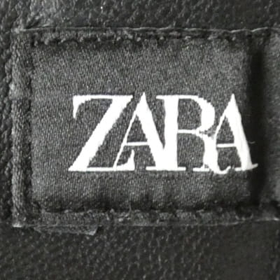 Voir photo 5 de Pantalon noir similicuir - Femme - Zara - Taille M Pantalon noir similicuir - Femme - Zara - Taille M Très bon état - Vue 5 -