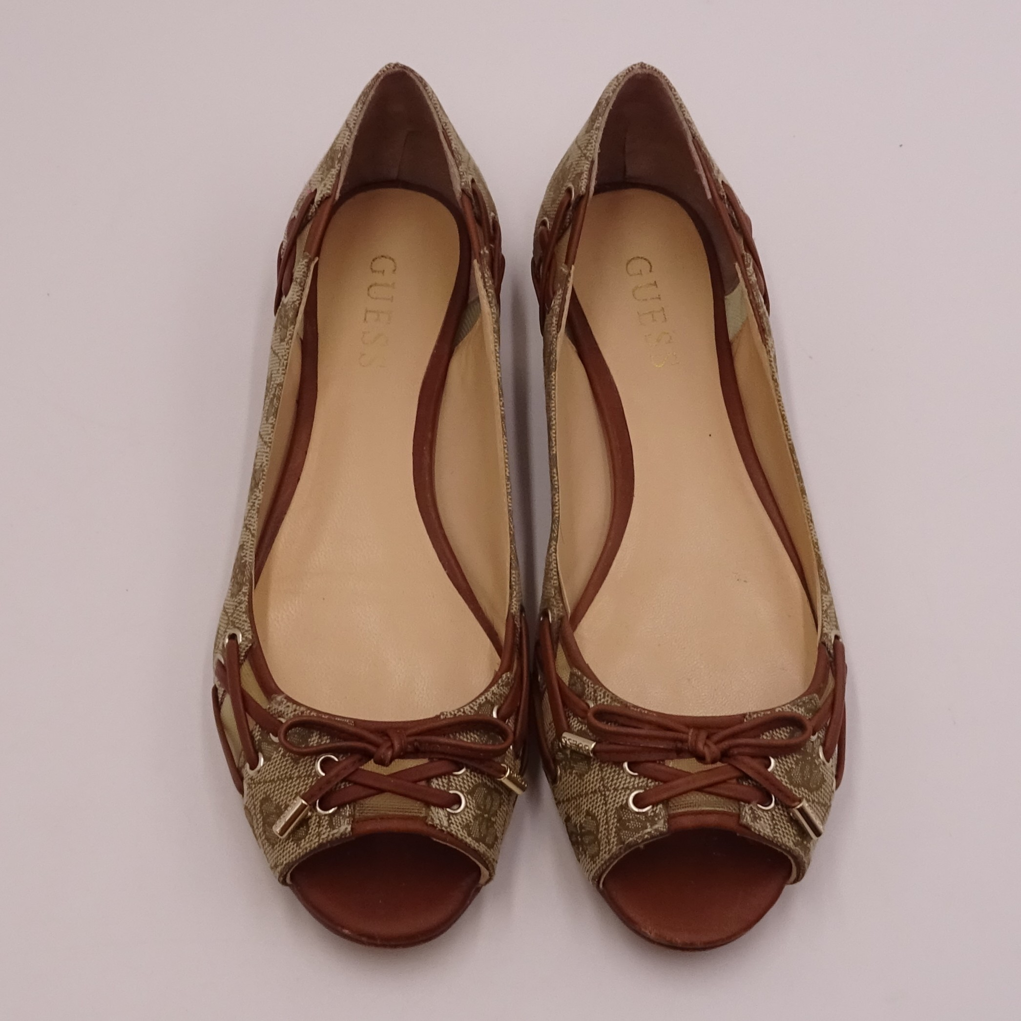 Voir photo 3 de GUESS Sandales ouvertes taille 38 GUESS Sandales ouvertes taille 38 Bon état - Vue 3 -