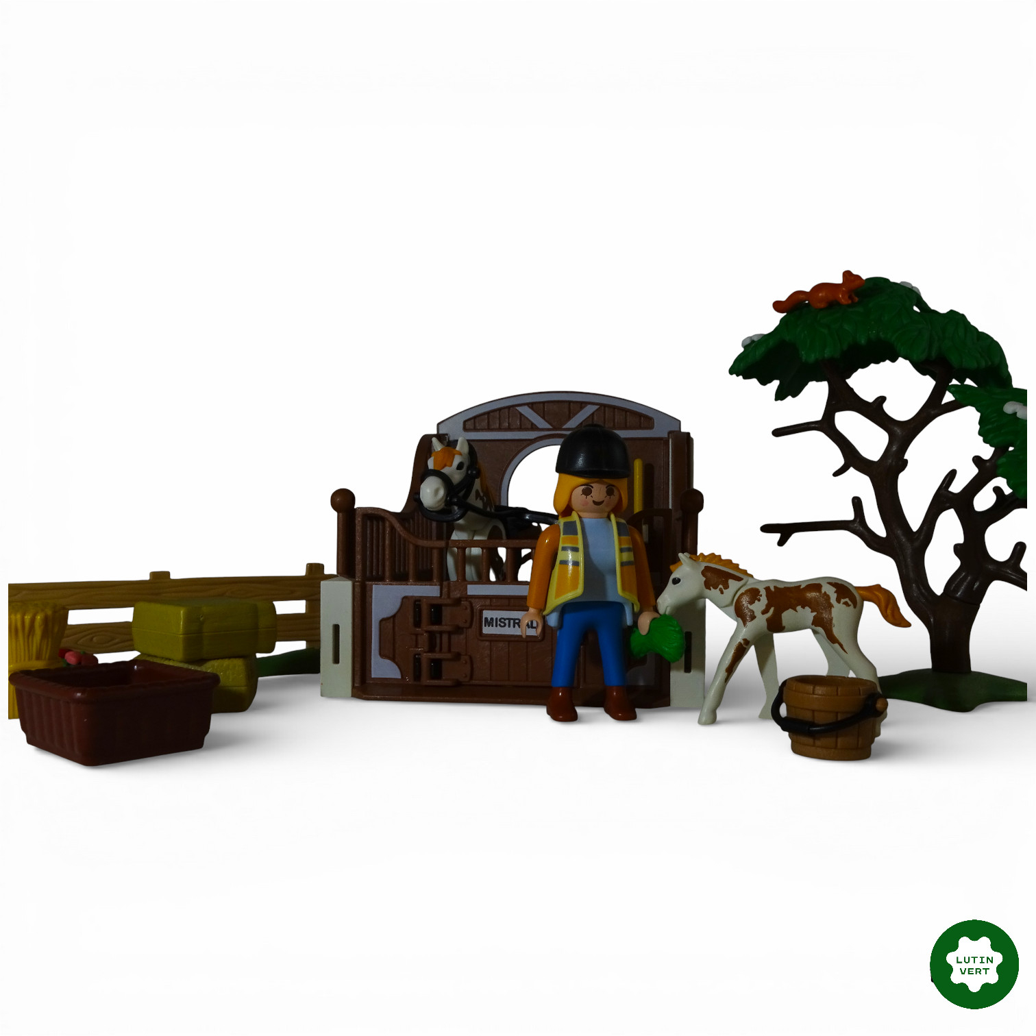 Playmobil 5112 / 5227 « Box, chevaux et cavalières » d'occasion PLAYMOBIL - Dès 4 ans | Ref 12983  - Vue 2 - 