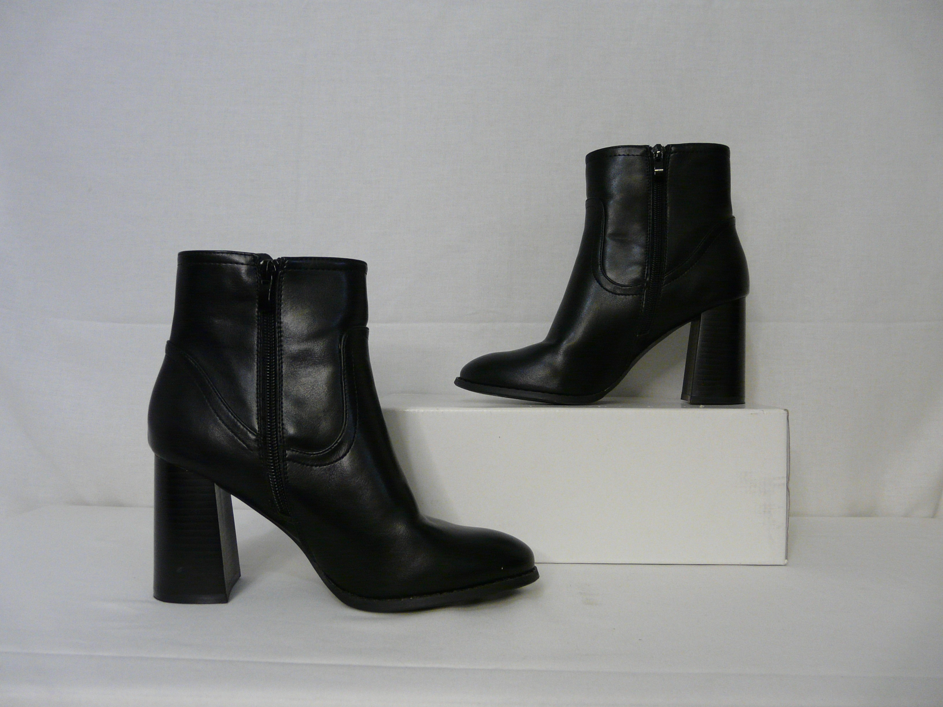 C122 - Bottines à talons - My B - Pointure 38 - Photo 1