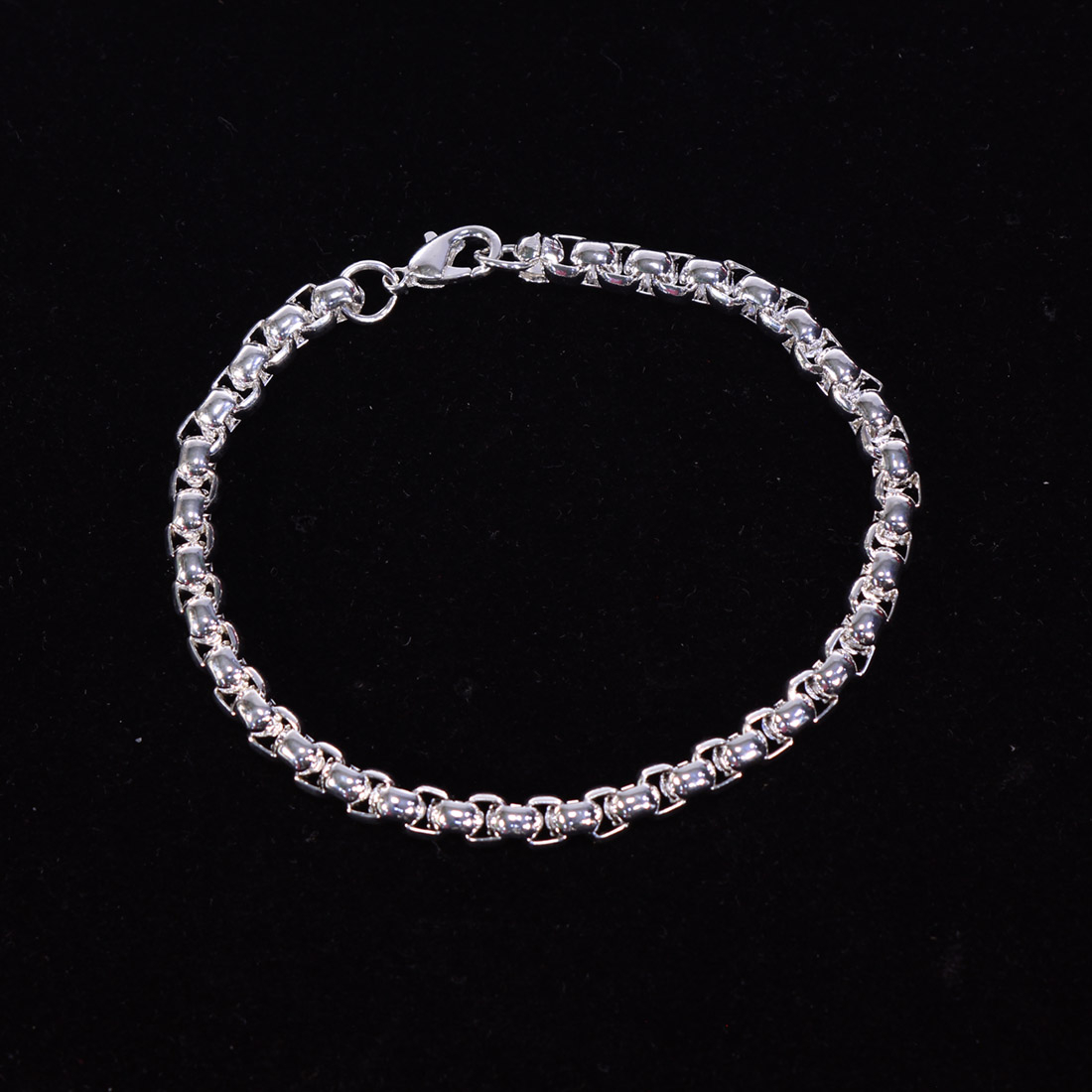 Voir photo 4 de Parure et 2 bracelets Parure et 2 bracelets Bon état - Vue 4 -