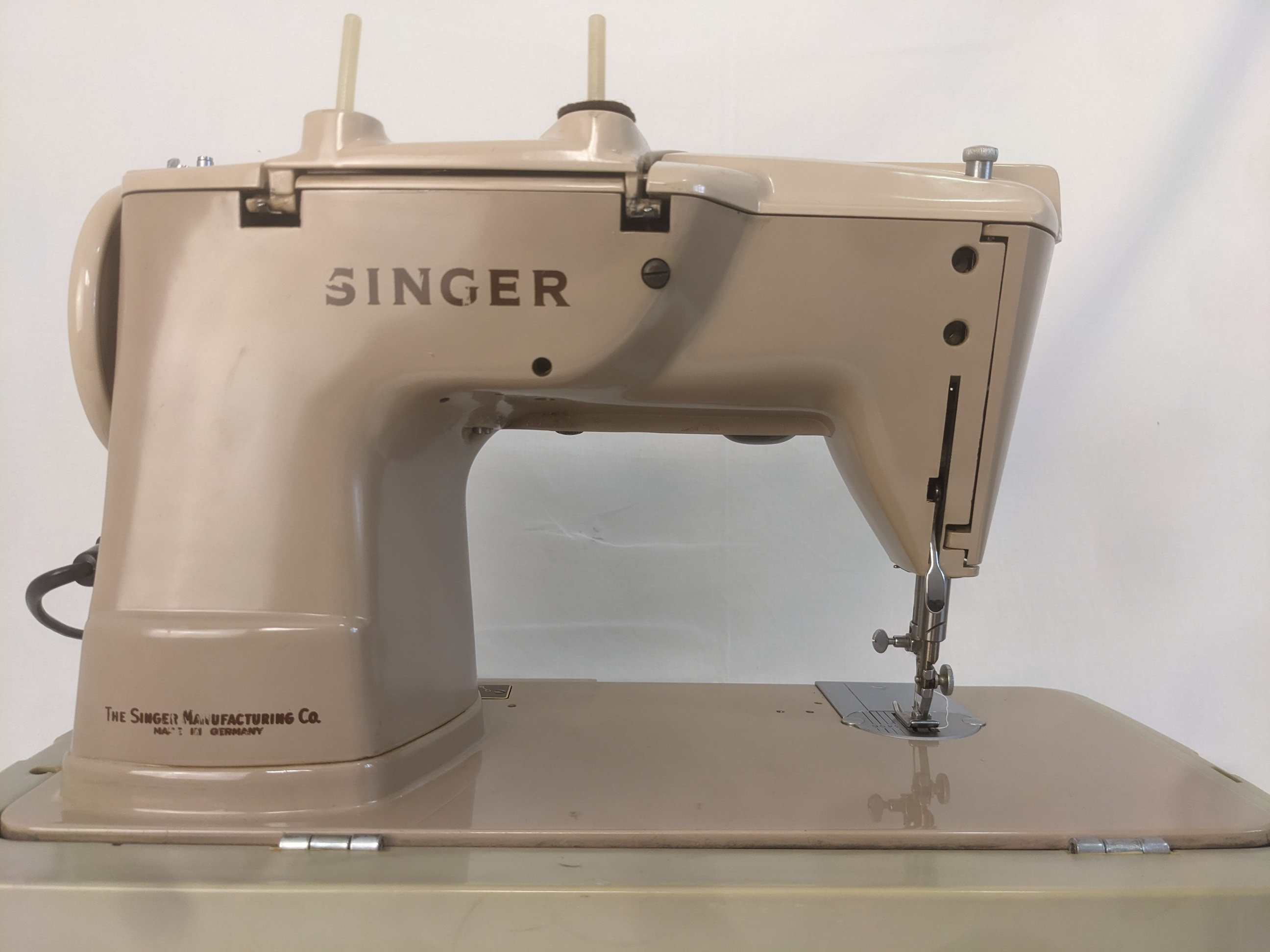 Voir photo 14 de Machine à coudre SINGER 401G Machine à coudre SINGER 401G - Vue 14 -