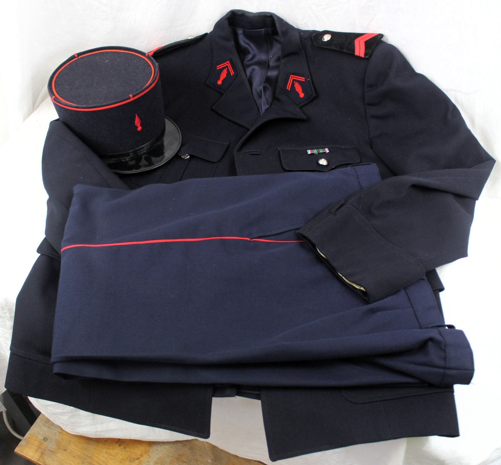 Acheter Uniforme Cérémonie - Sapeur Pompier Très bon état - 28,00 € Uniforme Cérémonie - Sapeur Pompier Très bon état - reconditionné disponible sur Label Emmaüs