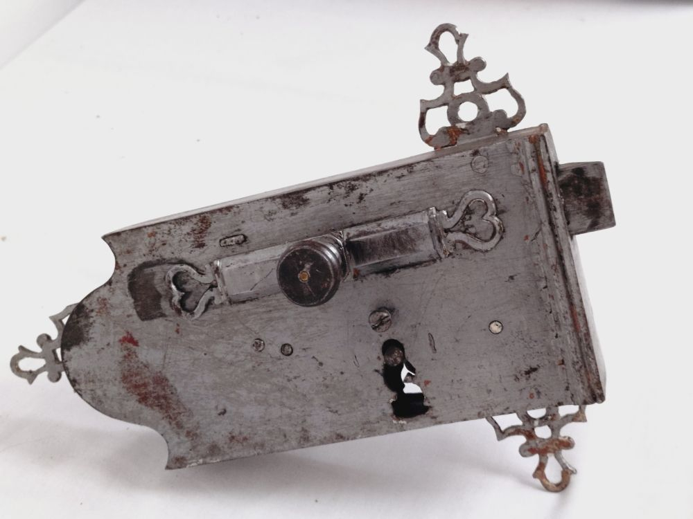 Ancienne serrure de porte d'entrée en fer forgé 18ème - Photo 6