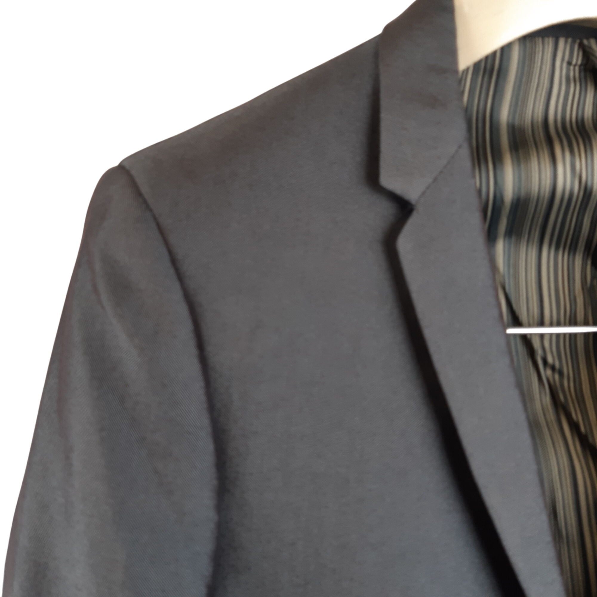 Izac - Veste gris classe - Taille 42 Poitrine= 45 Longueur= 72 Manches= 65 Très bon état -  reconditionné disponible sur Label Emmaüs