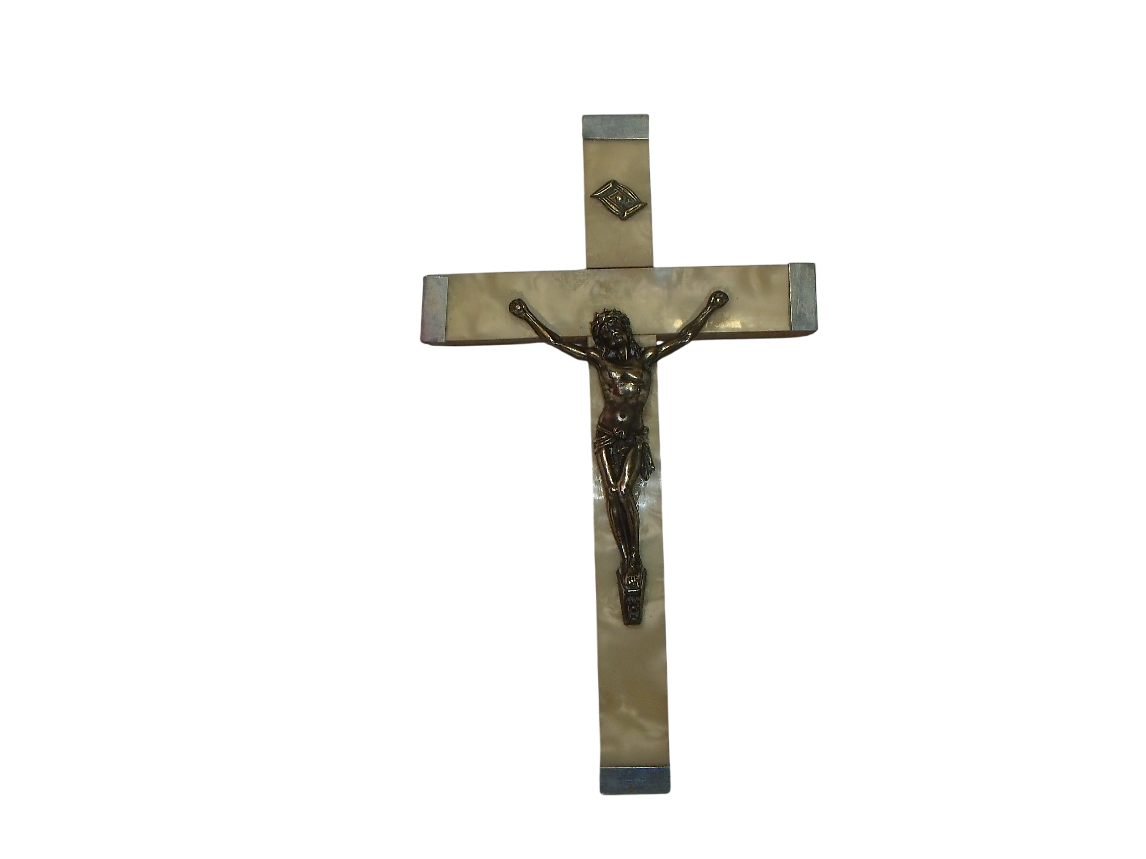 Crucifix en bois recouvert de nacre - Photo 0
