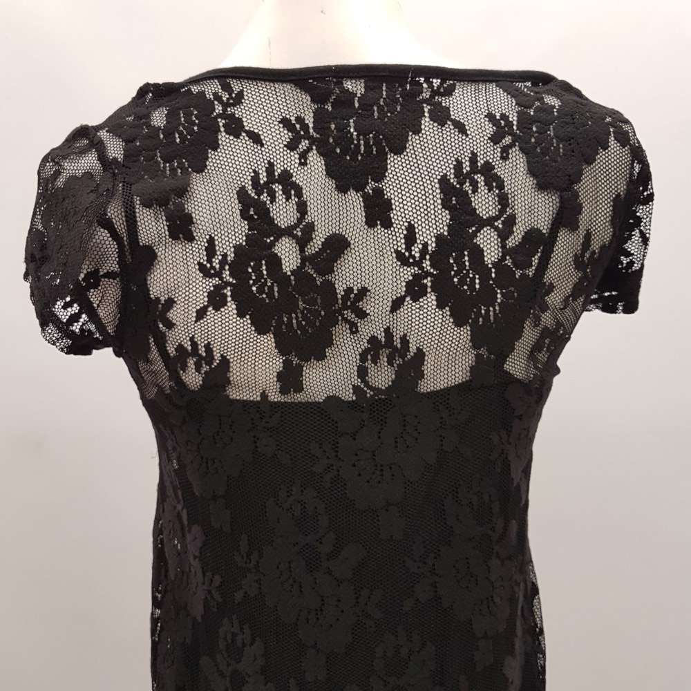Robe noire en dentelle avec son fond de robe - LA REDOUTE - taille 34/36 Très bon état - Vue 9 - 