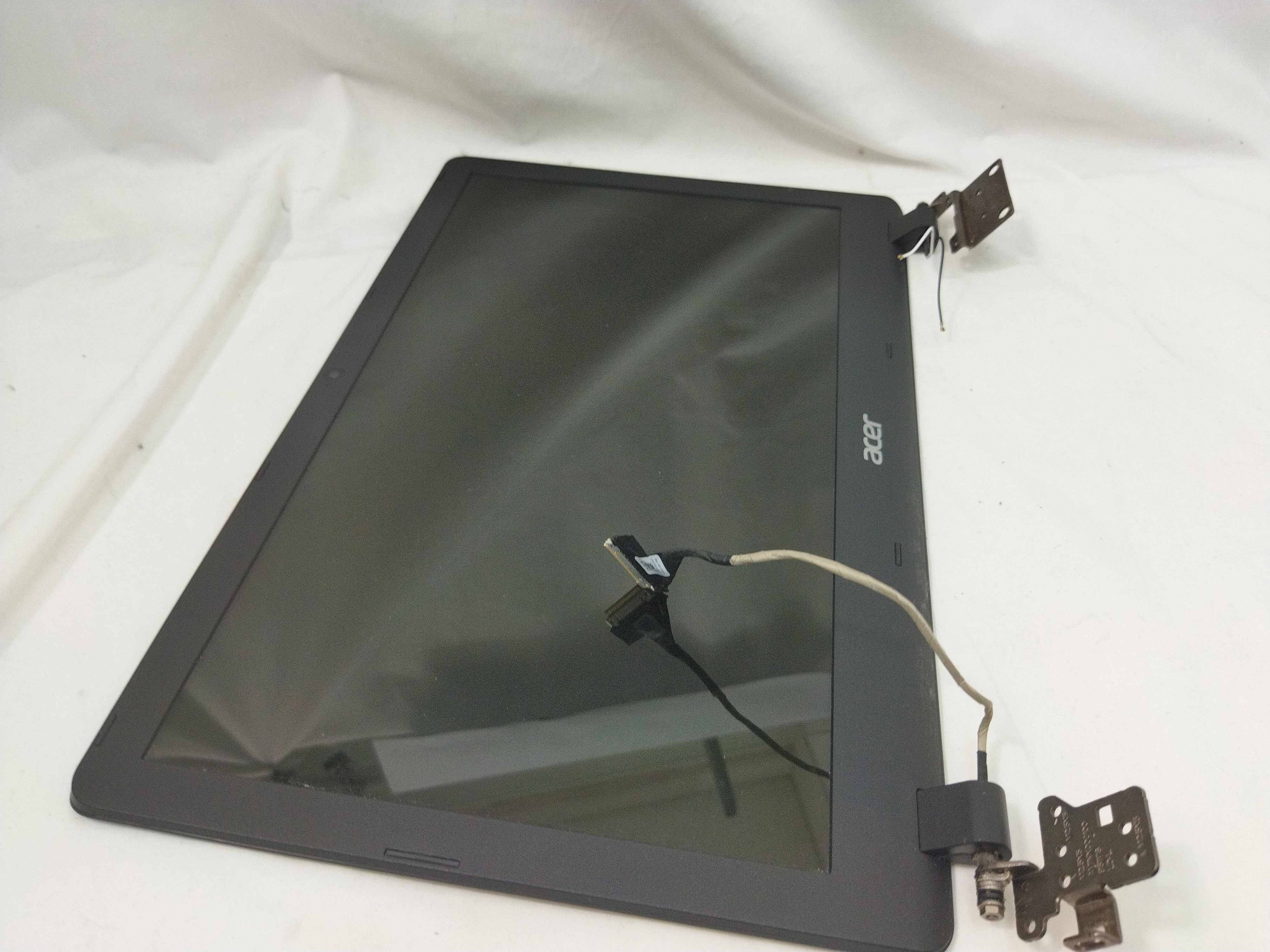 Voir photo 6 de Dalle/Écran de remplacement ACER Aspire 15.6 pouces ES1-523/524 Séries Modèle: N16C2 en très bon état Dalle/Écran de remplacement ACER Aspire 15.6 pouces ES1-523/524 Séries Modèle: N16C2 en très bon état Très bon état - Vue 6 -