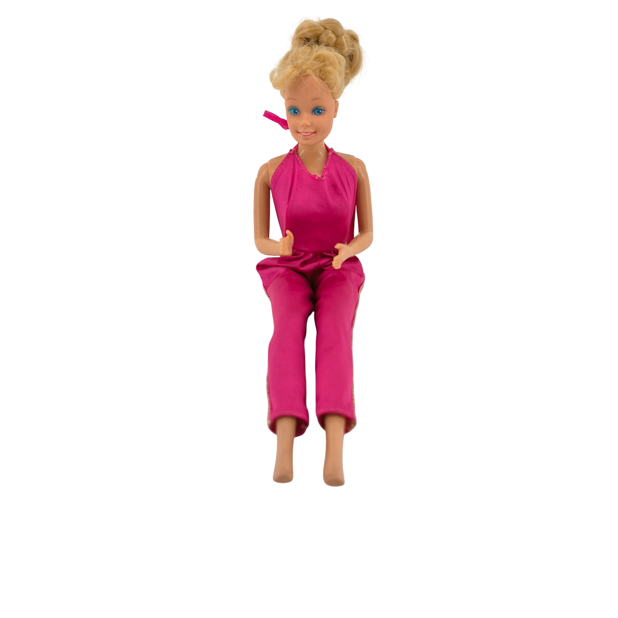 Acheter Poupée-Barbie-Mattel-collector-1966 Très bon état - 12,00 € Poupée-Barbie-Mattel-collector-1966 Très bon état - reconditionné disponible sur Label Emmaüs
