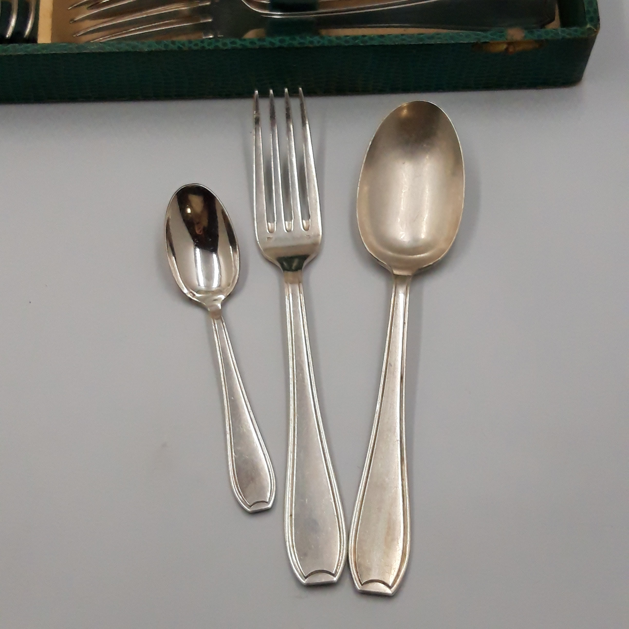Ménagère 34 Pièces Métal Argenté, Coffret Ref 1250, Style Années 1970