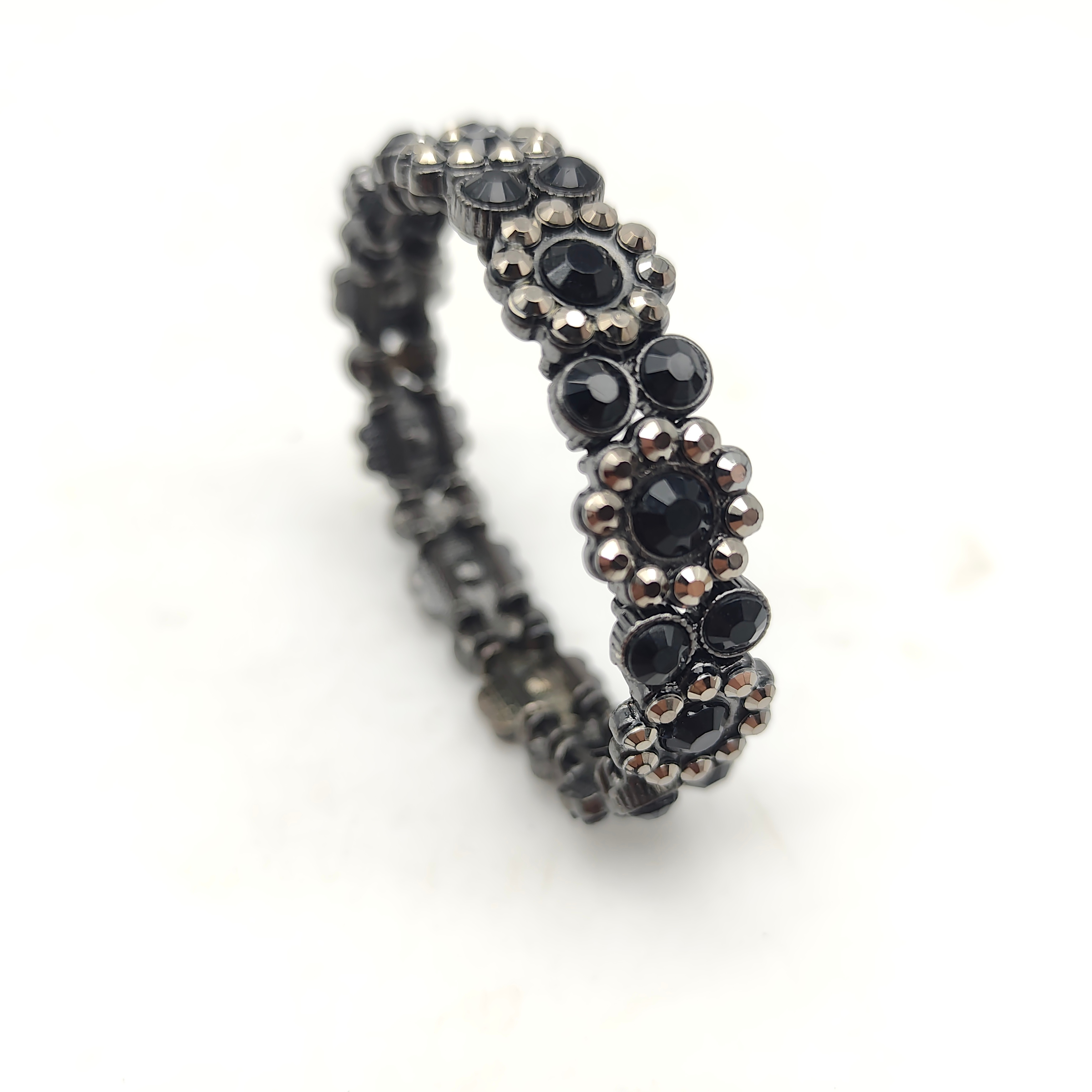 Voir photo 2 de Bracelet noir verre et strass Bracelet noir verre et strass Très bon état - Vue 2 -