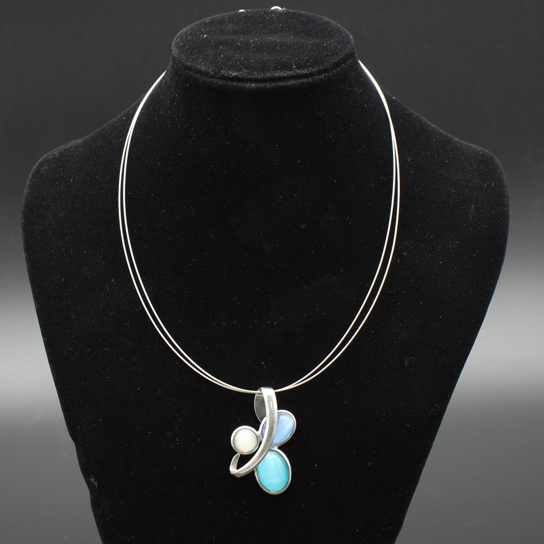Colliers et bracelet bleu-vert Bon état - Vue 6 - 