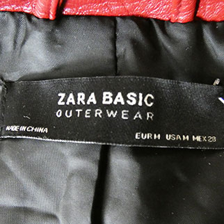 Voir photo 4 de Veste rouge en simili cuir - femme - Zara - taille M Veste rouge en simili cuir - femme - Zara - taille M Très bon état - Vue 4 -