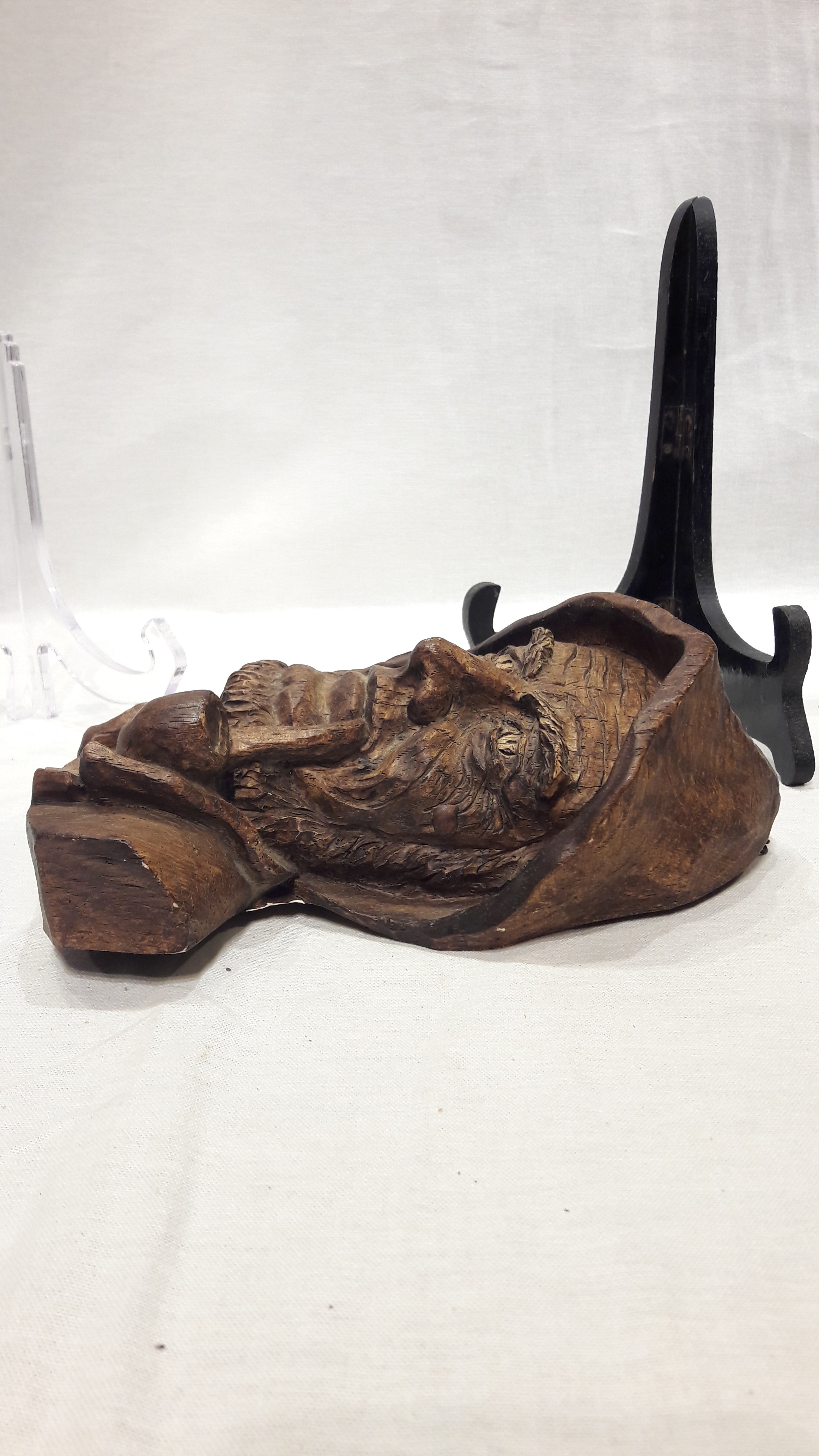 Décoration en bois d'un pêcheur et d'une vieille dame - Photo 3