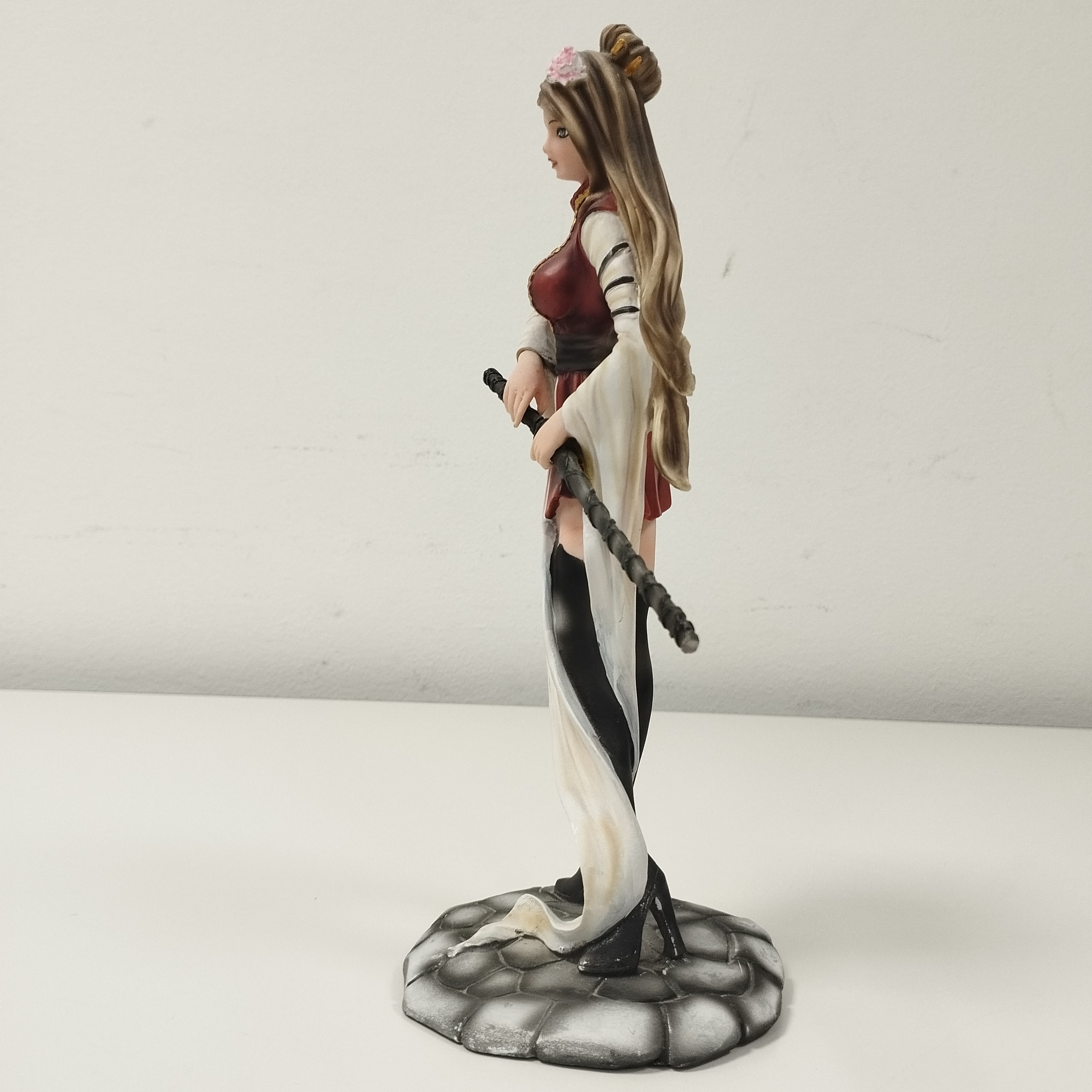 Figurine manga : Guerrière au Sabre Comme neuf - Vue 2 - 