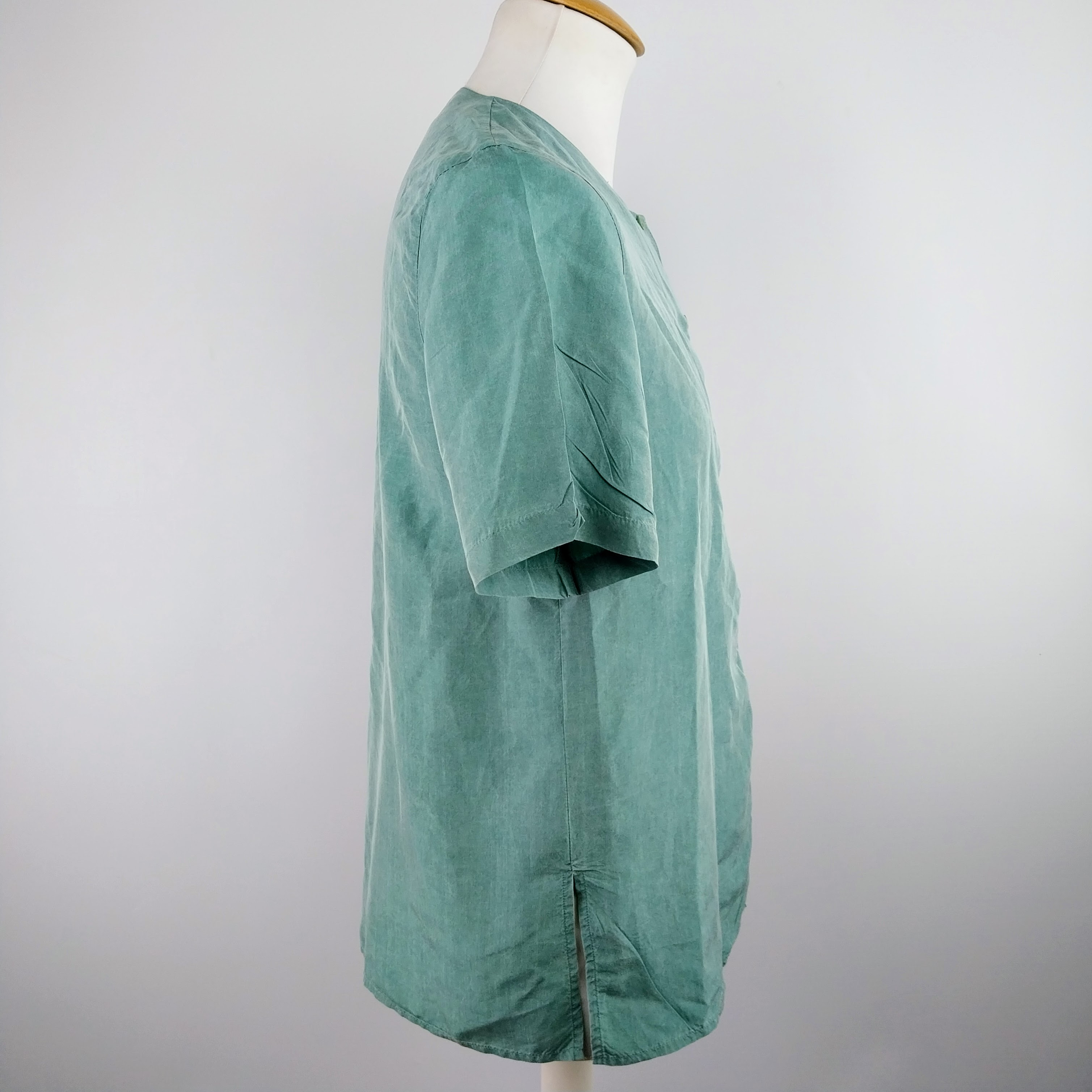 Voir photo 4 de Chemise en soie - CACHAREL - T2 Chemise en soie - CACHAREL - T2 Très bon état - Vue 4 -