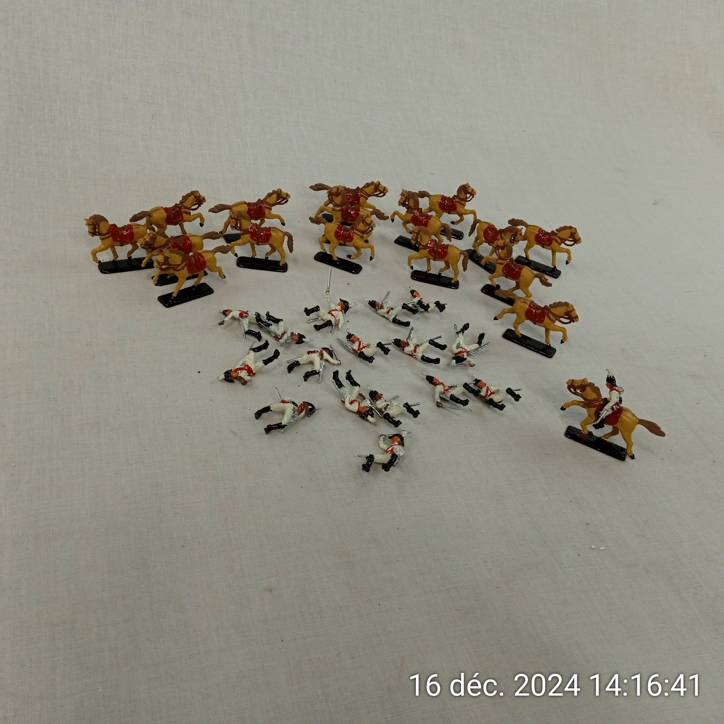 Collection 34 figurines cuirassiers prussiens en plomb peint STARLUX Bon état - Vue 5 - 
