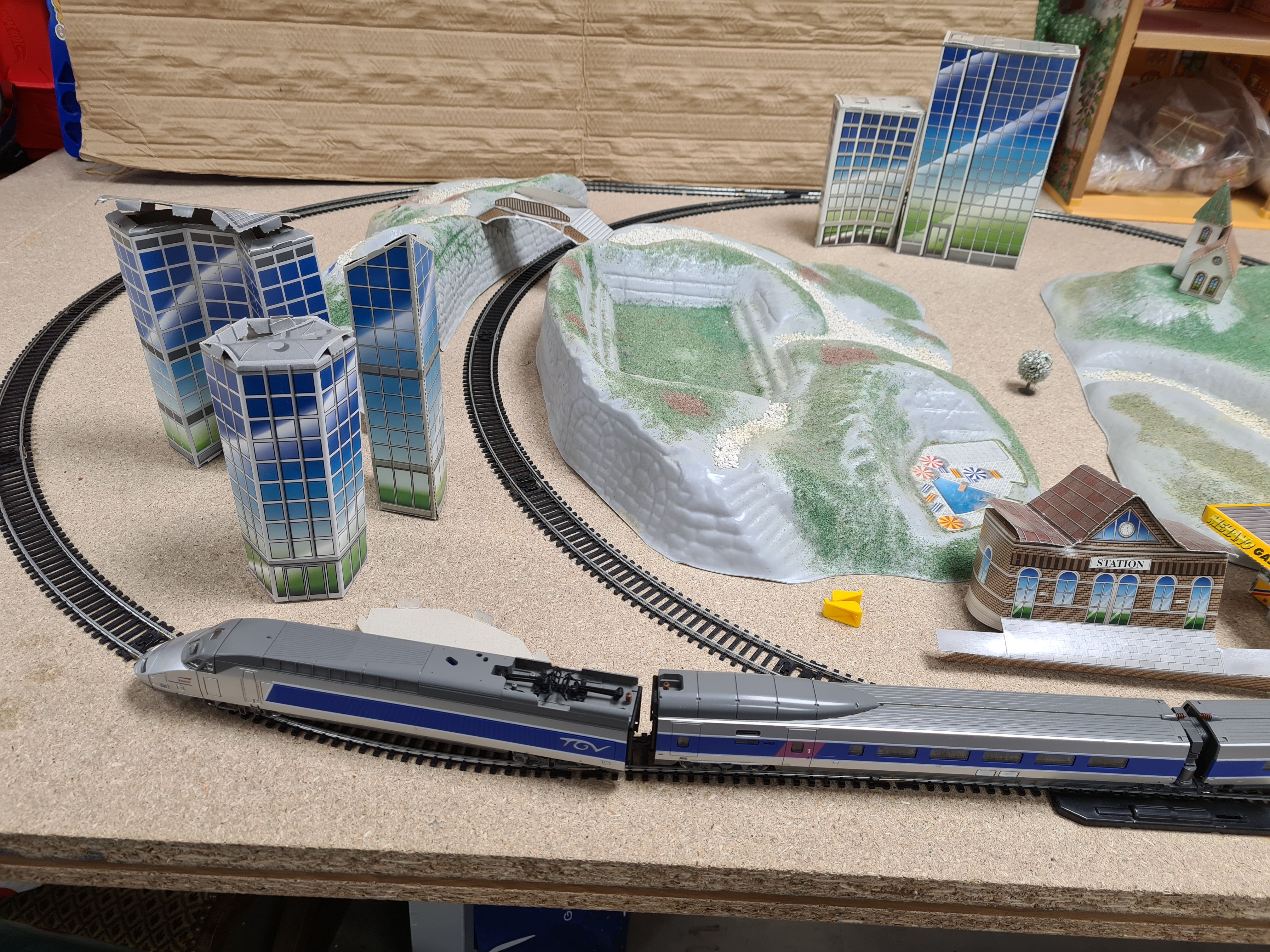 Circuit - Mehano - TGV Atlantique avec maquette Plastique Bon état - Vue 9 - 