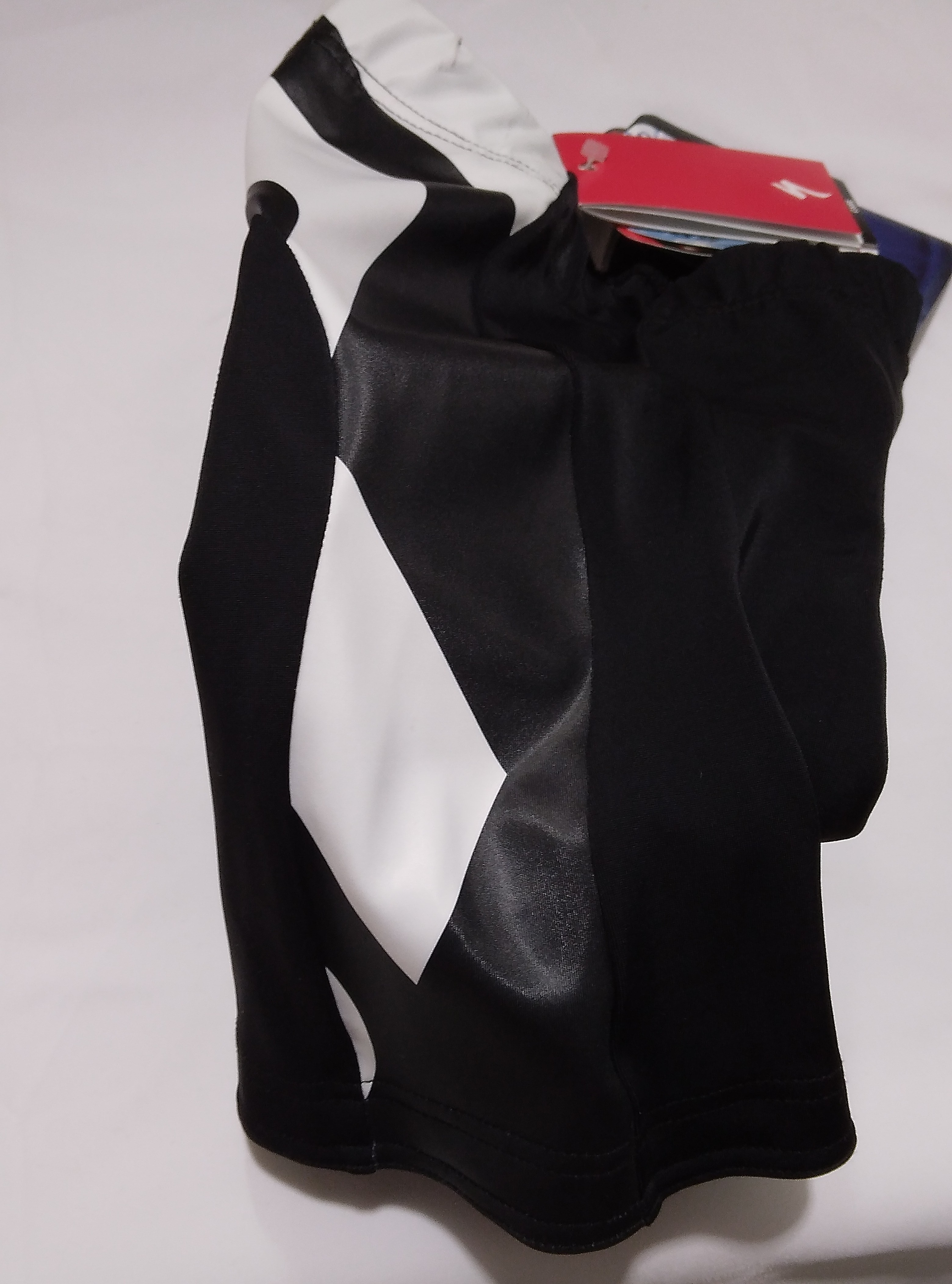 Voir photo 4 de Short de cyclisme noir, blanc & rouge, "RBX Comp Youth", Spécialized - 7/8 ans Short de cyclisme noir, blanc & rouge, "RBX Comp Youth", Spécialized - 7/8 ans Comme neuf - Vue 4 -