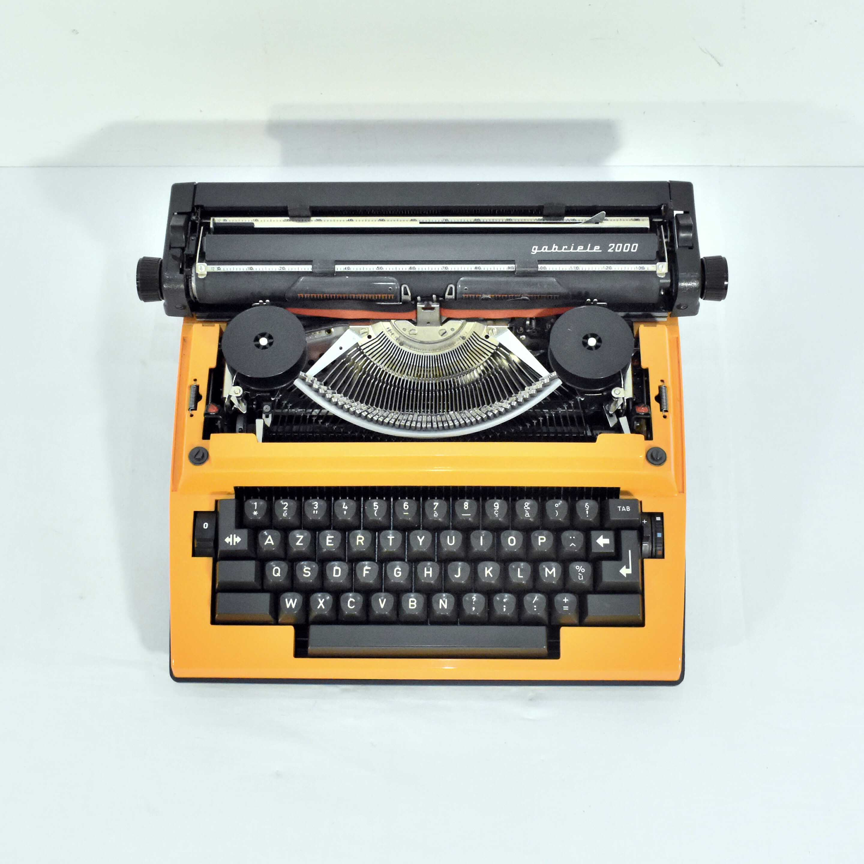 Triumph Tippa Witte Vintage Werkende Typemachine Wit Met Cubic Lettertype Uit 1974