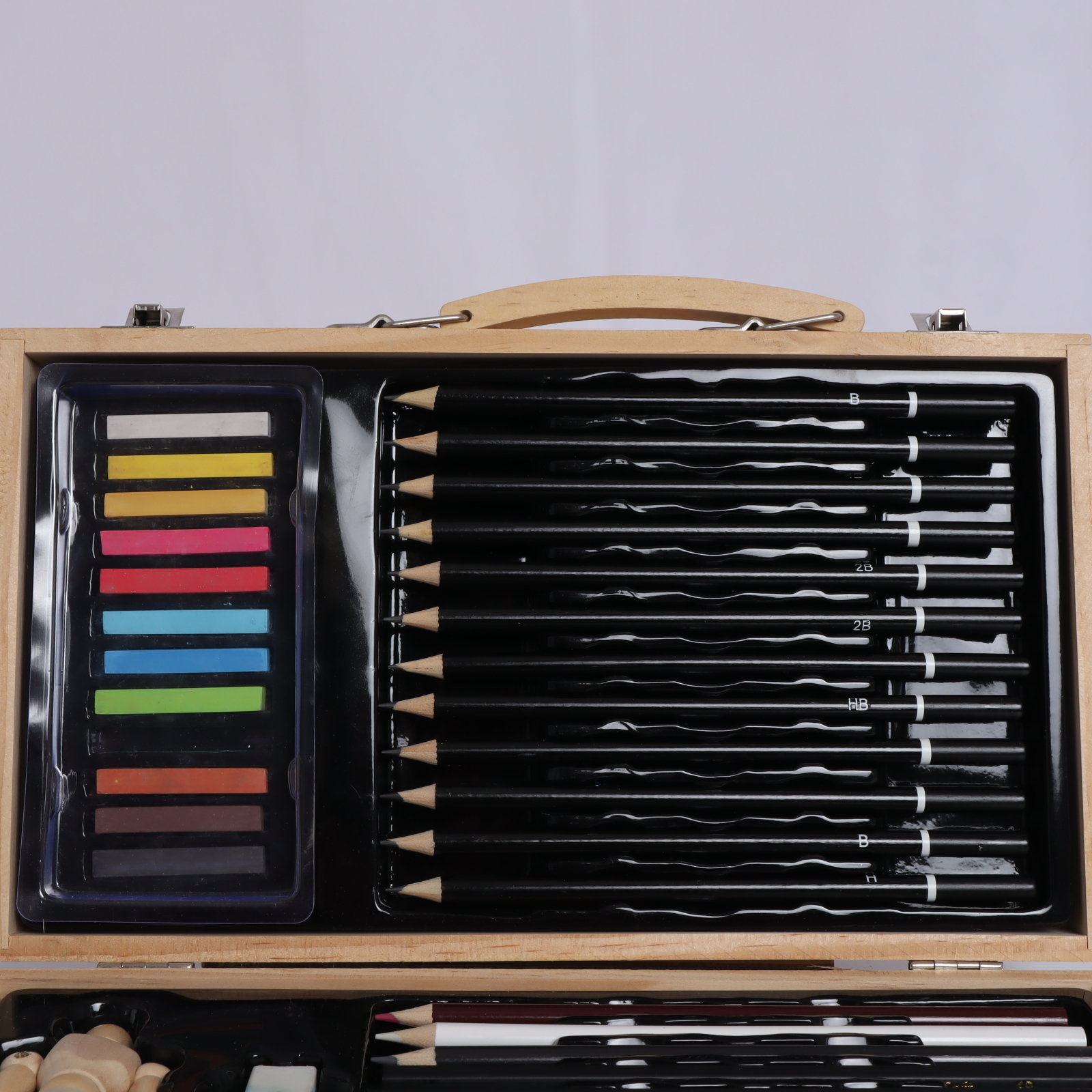 Kit de dessin avec sa malette en bois Bon état - Vue 2 - 