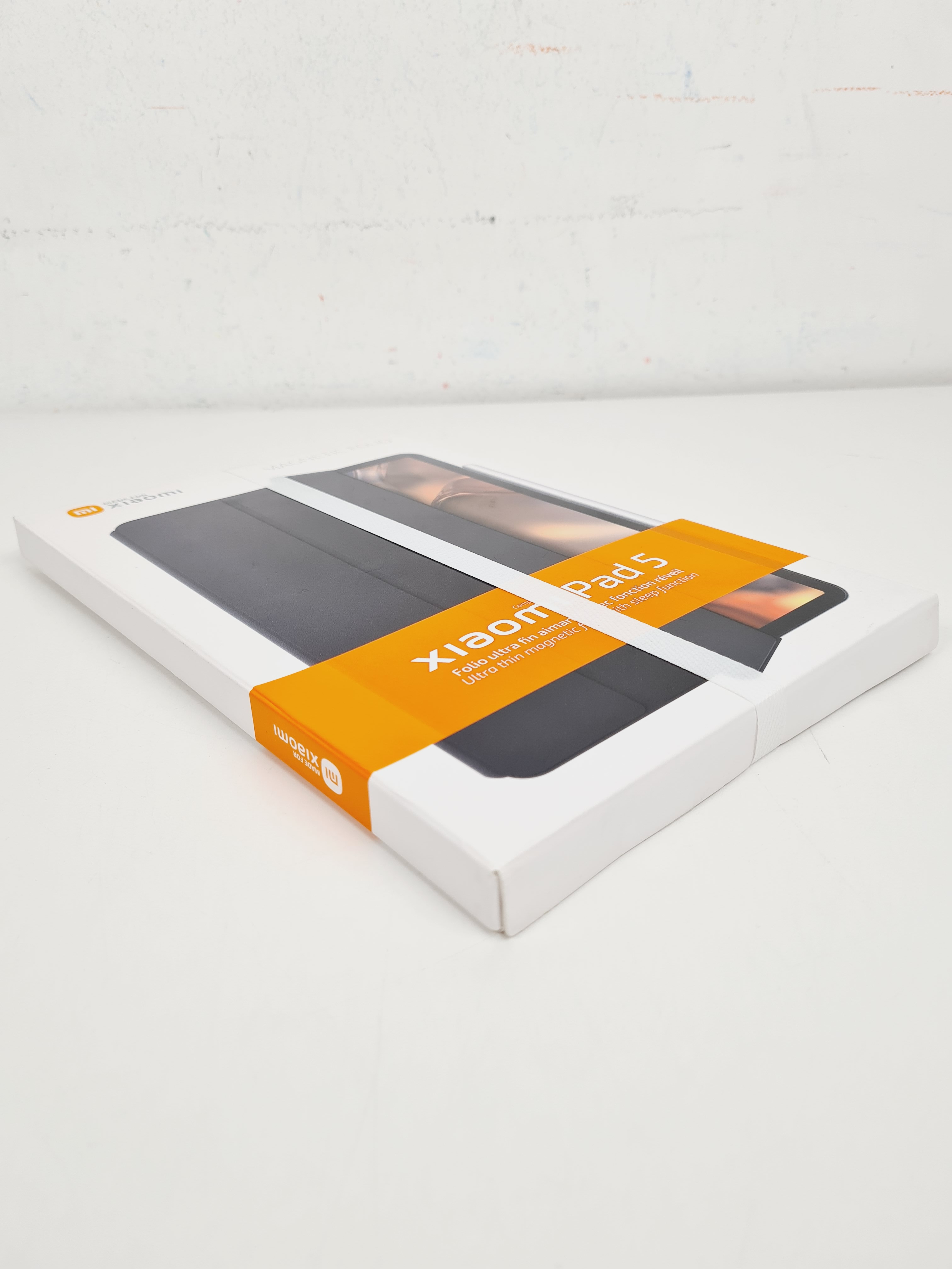 Voir photo 2 de Étui à Rabat Ultra Fin aimanté pour Xiaomi Pad 5 Noir - Xiaomi Étui à Rabat Ultra Fin aimanté pour Xiaomi Pad 5 Noir - Xiaomi - Vue 2 -