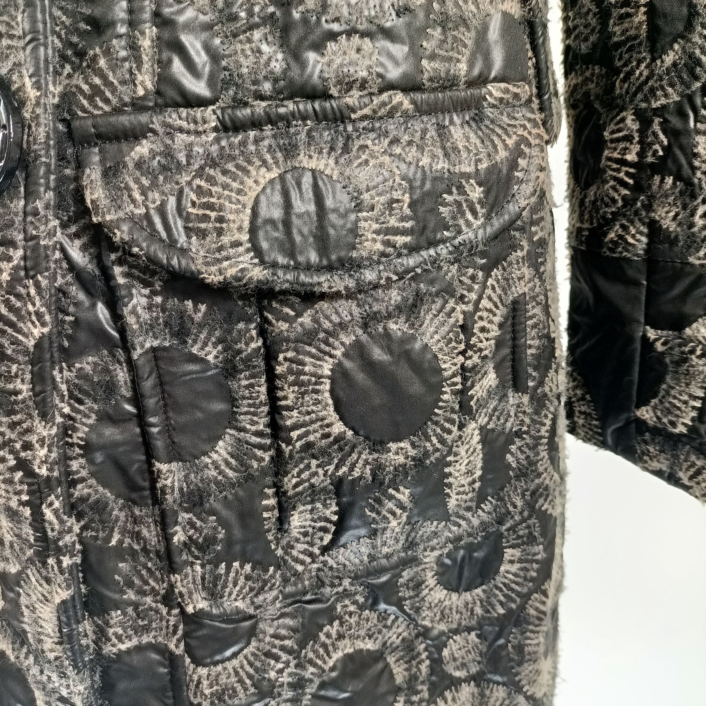Voir photo 11 de Manteau long femme L Yoor Mino noir gris imprimé graphique ceinturé chaud élégance hiver Manteau long femme L Yoor Mino noir gris imprimé graphique ceinturé chaud élégance hiver Très bon état - Vue 11 -