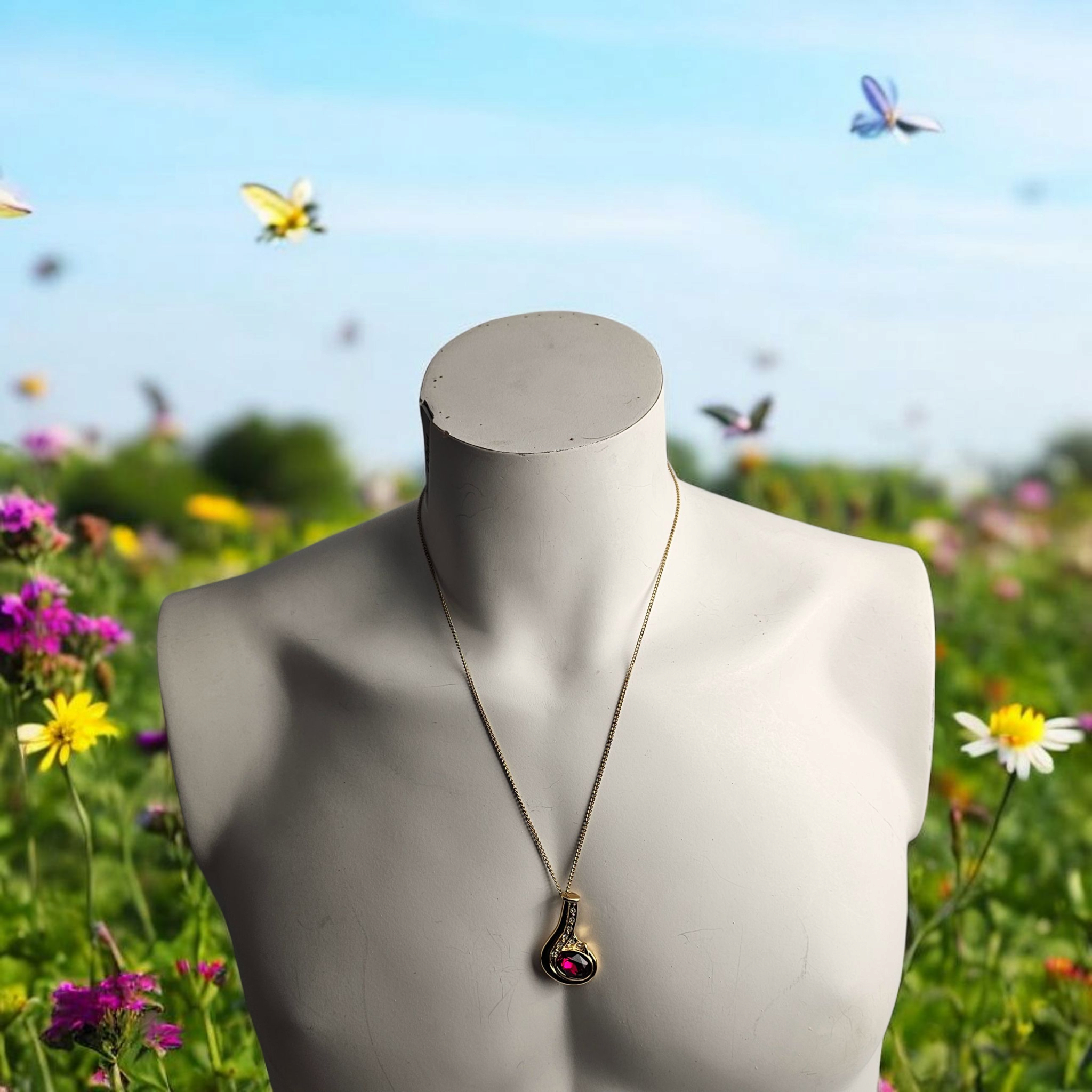 Collier d't Mi-long et pendentif clef de sol cristal et strass de verre - Label Emmaus - Modalova