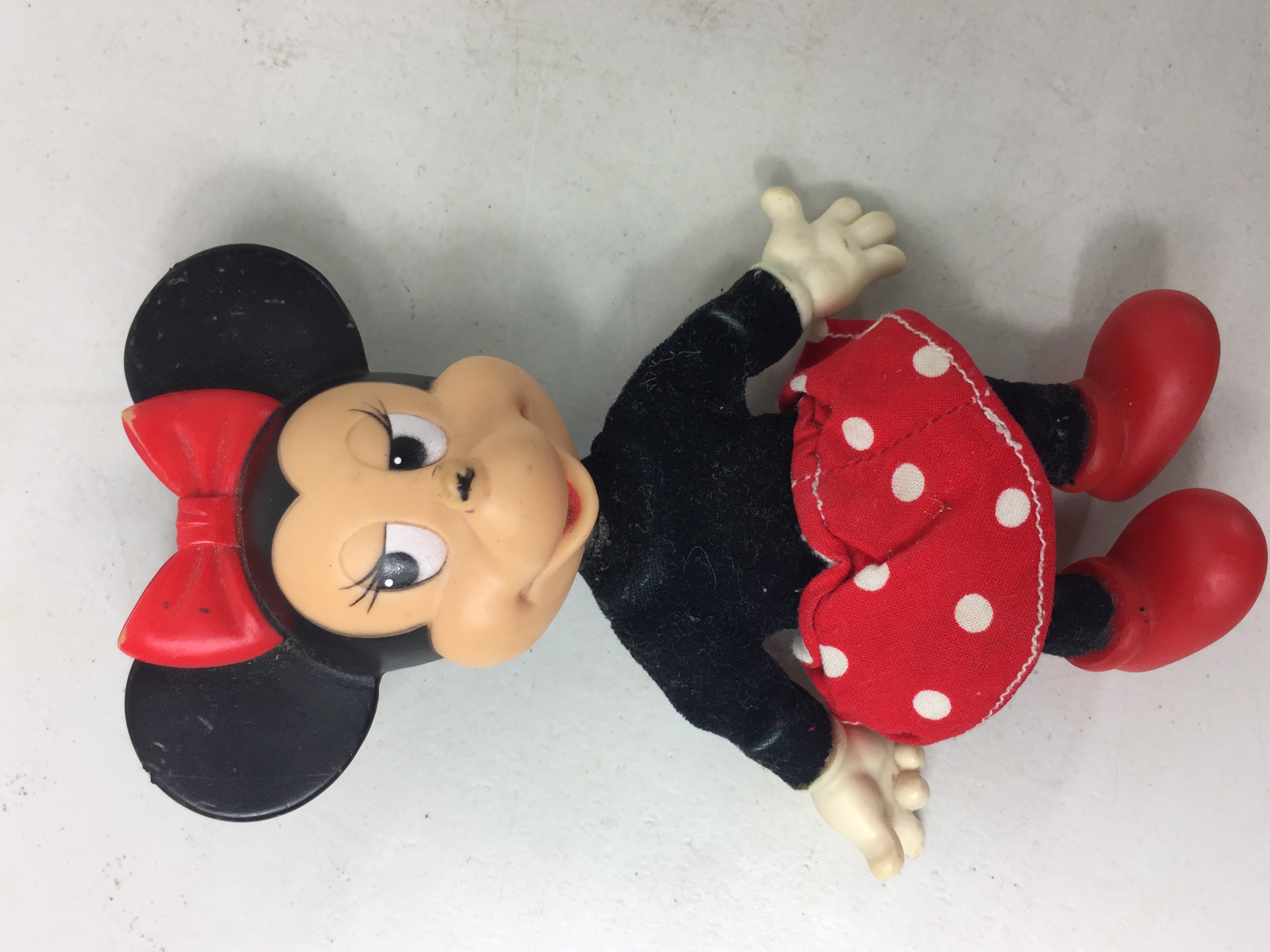 Poupée DAISY, Walt Disney Production État correct -  reconditionné disponible sur Label Emmaüs