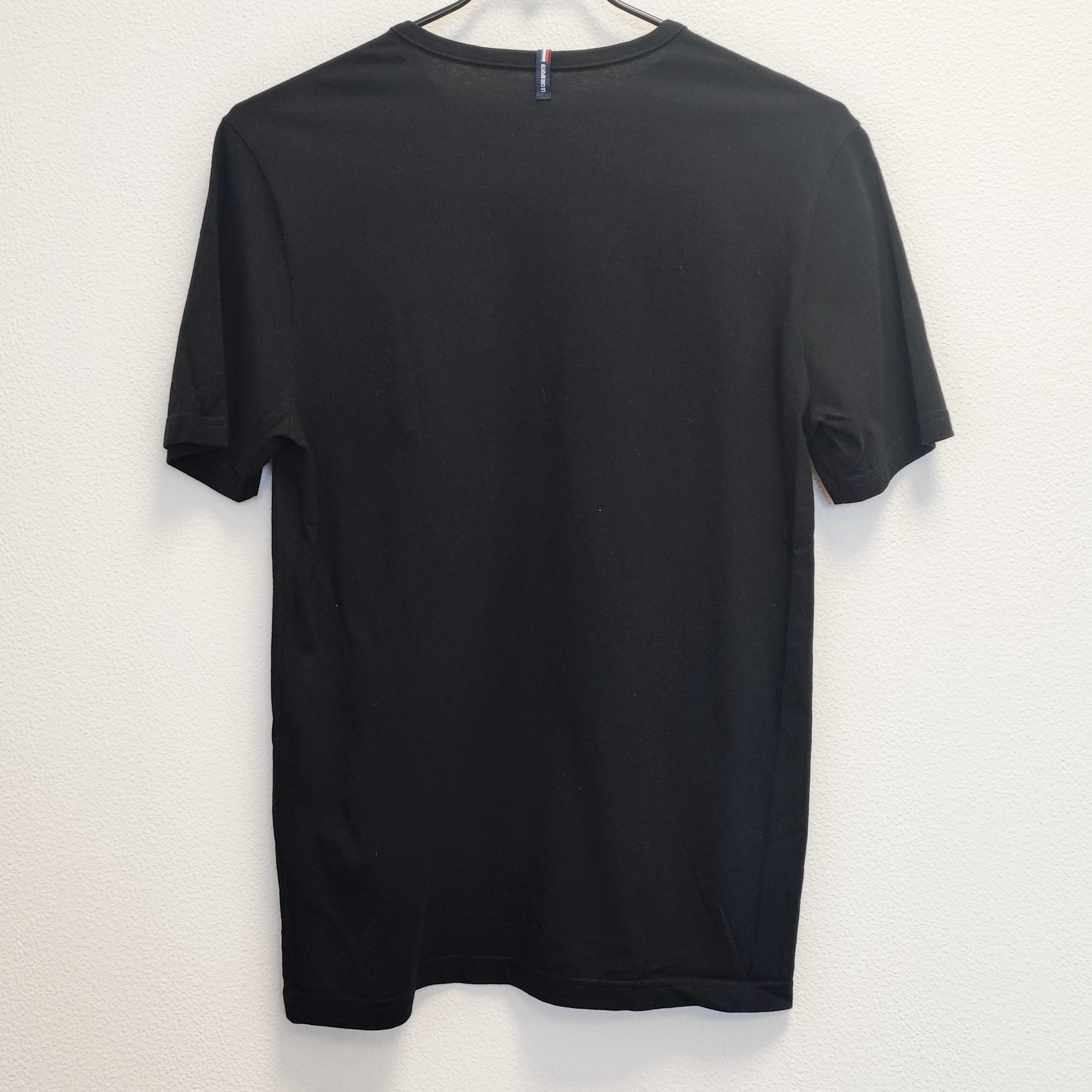 Voir photo 3 de LE COQ SPORTIF - T-shirt noir - S - Homme LE COQ SPORTIF - T-shirt noir - S - Homme Très bon état - Vue 3 -