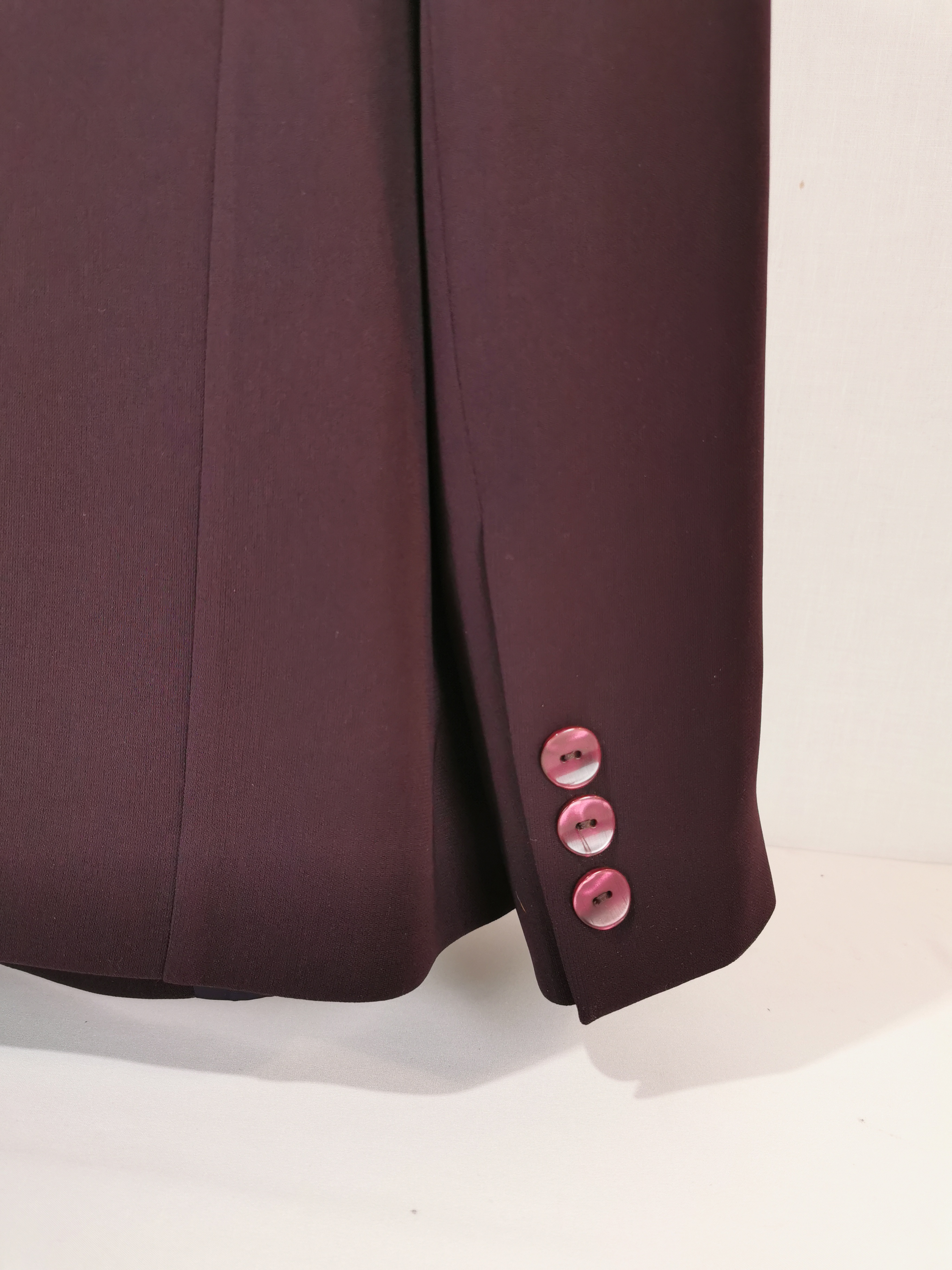 Voir photo 8 de Veste femme légère violette - Aspect Création - taille 46 Veste femme légère violette - Aspect Création - taille 46 Très bon état - Vue 8 -