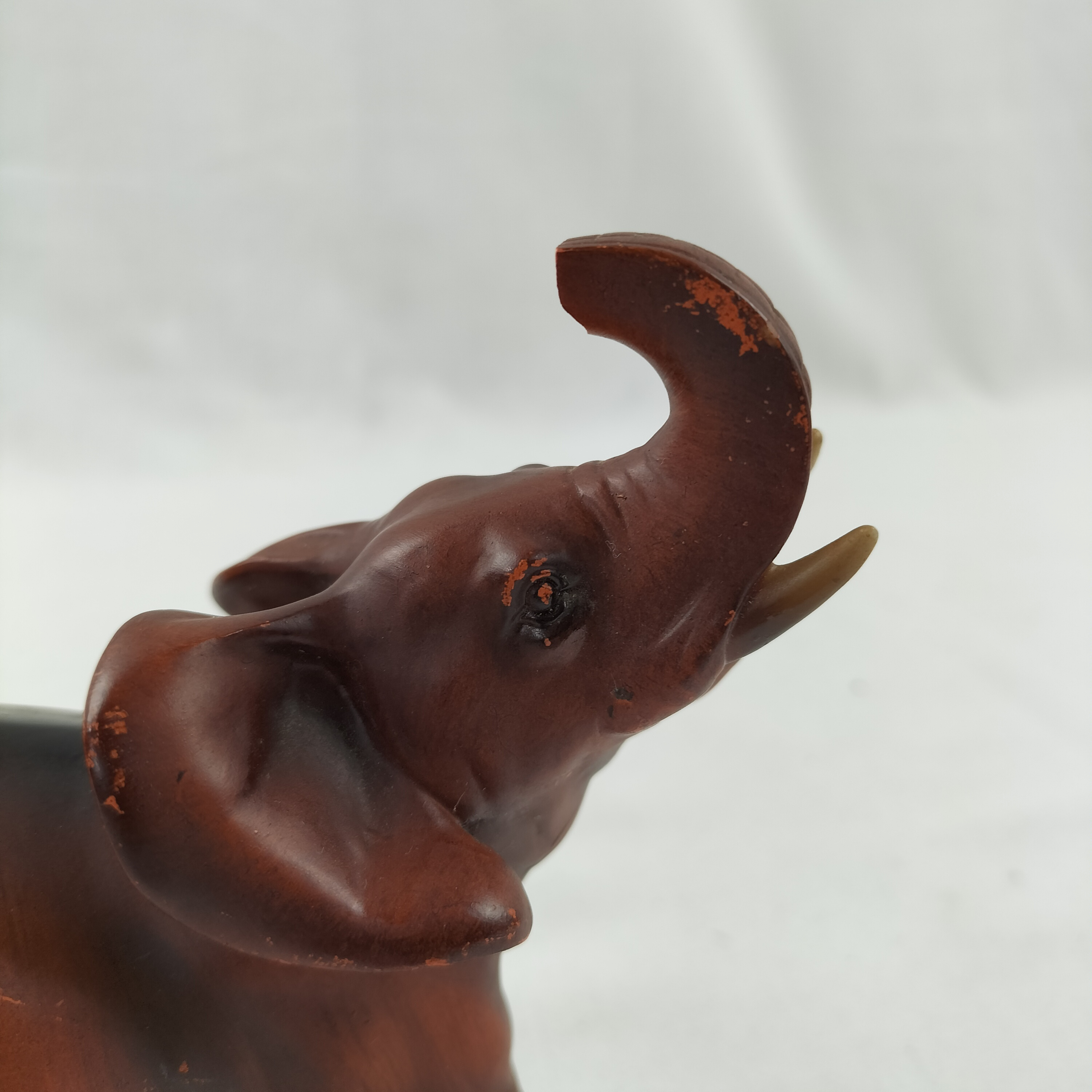 Statue d'éléphant en résine peinte - Photo 5