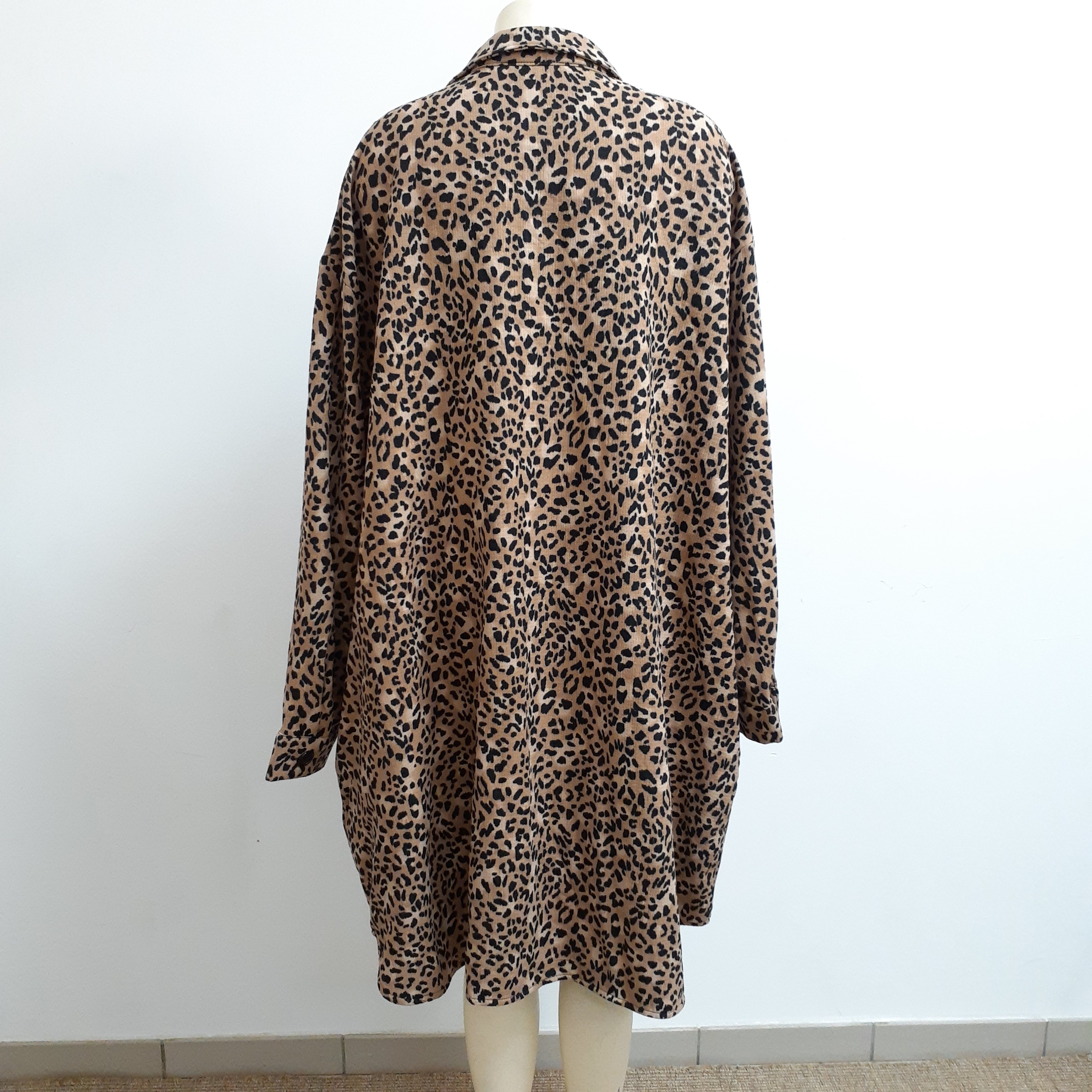 Robe à motif léopard doublée en polaire 58-60 Comme neuf - Vue 4 - 