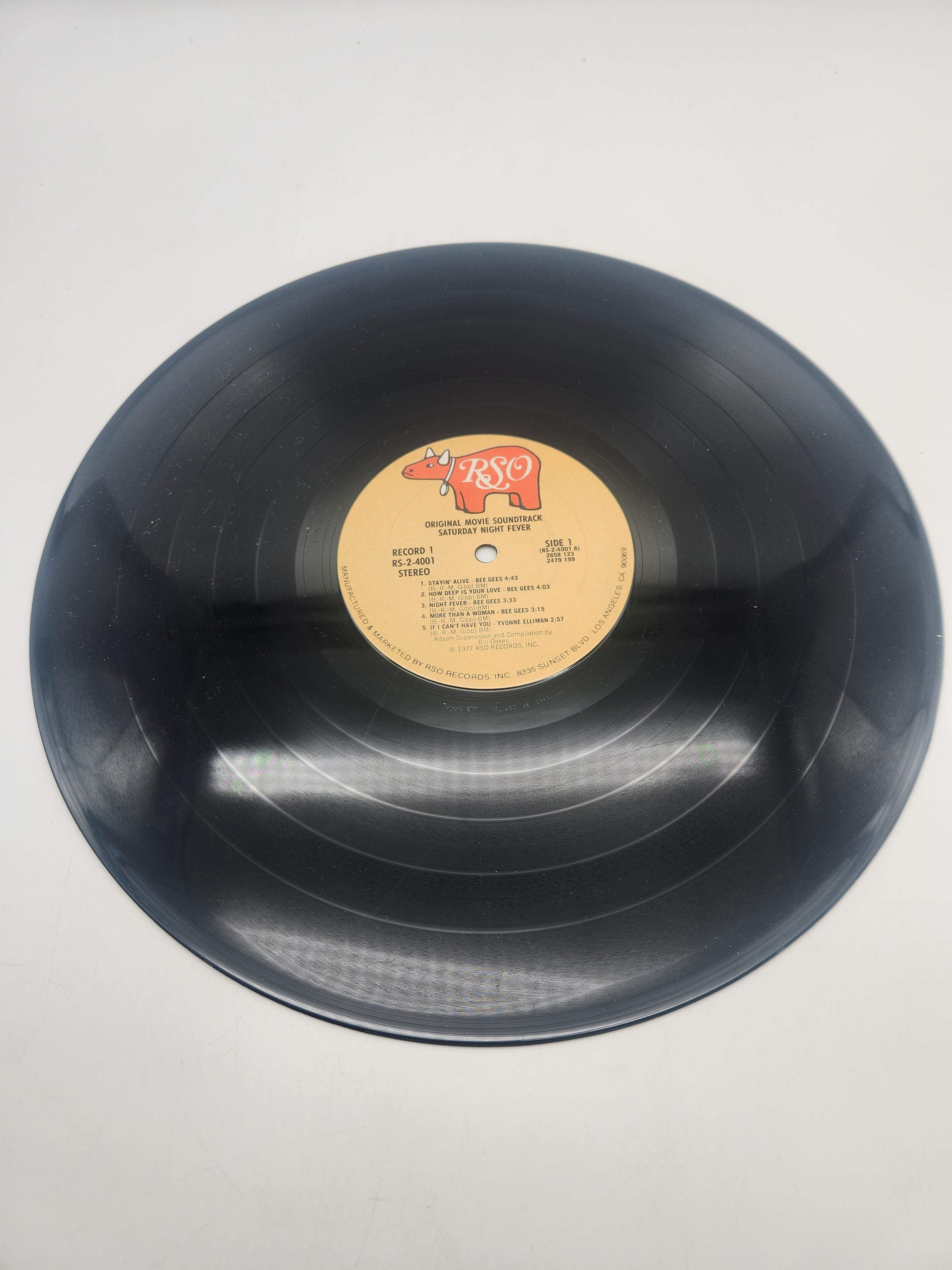 Voir photo 9 de Vinyle 33 tours — de la bande originale du film culte Saturday Night Fever Année 1977 Vinyle 33 tours — de la bande originale du film culte Saturday Night Fever Année 1977 Très bon état - Vue 9 -