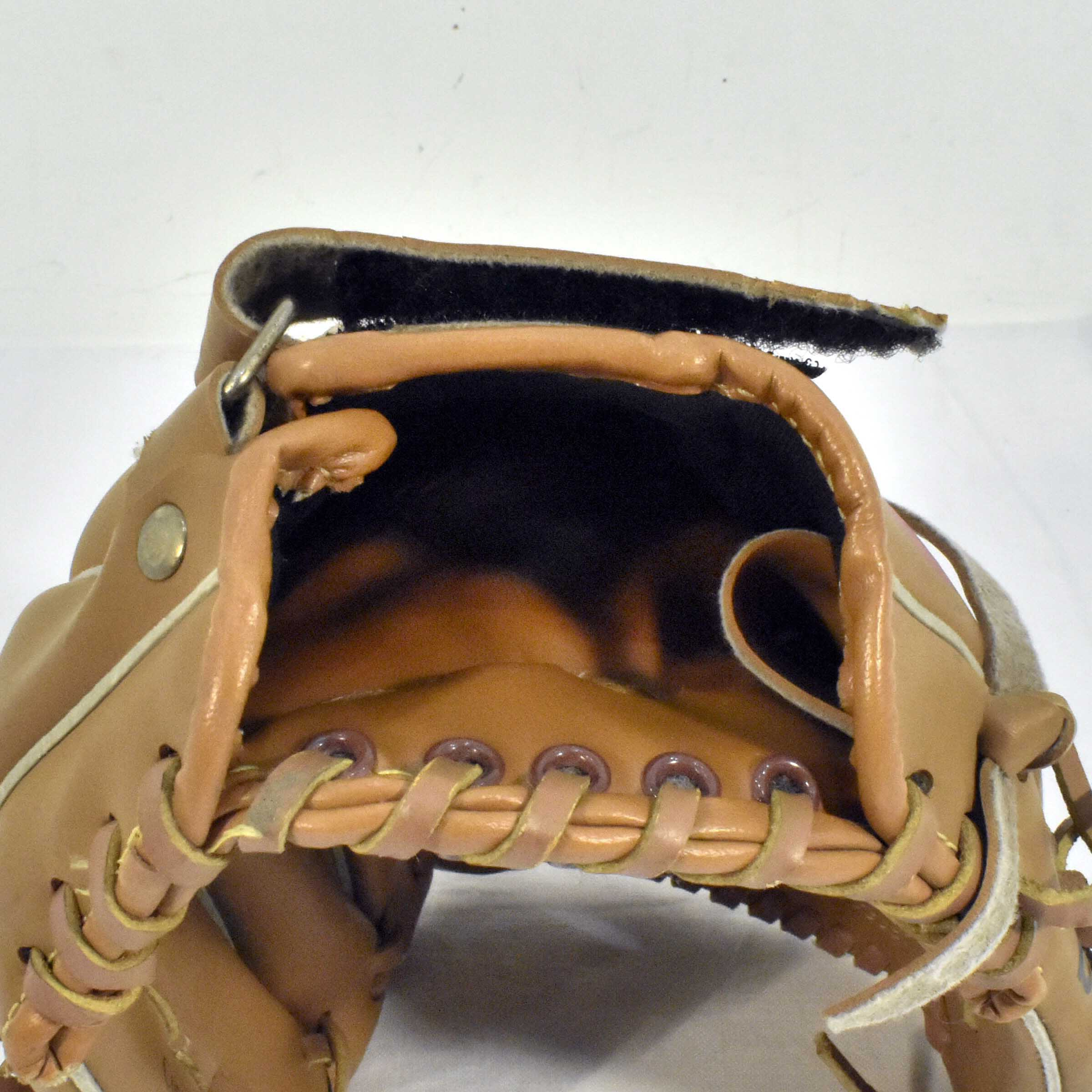 Voir photo 9 de Gant de Base Ball Gaucher Barnett® JL01 & Sa Balle Usagée Gant de Base Ball Gaucher Barnett® JL01 & Sa Balle Usagée - Vue 9 -