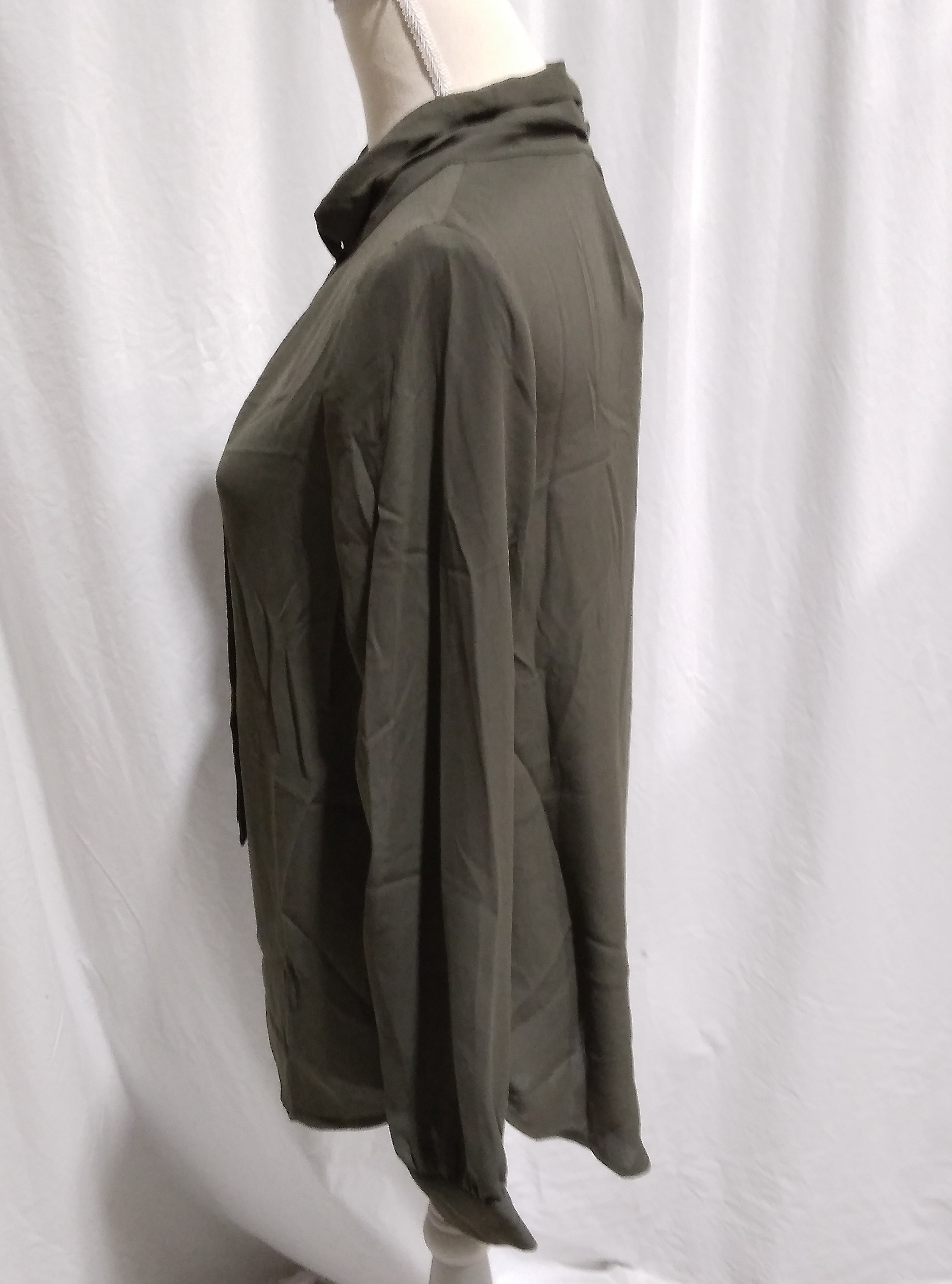Voir photo 2 de Blouse kaki, Molly Bracken - S Blouse kaki, Molly Bracken - S Comme neuf - Vue 2 -