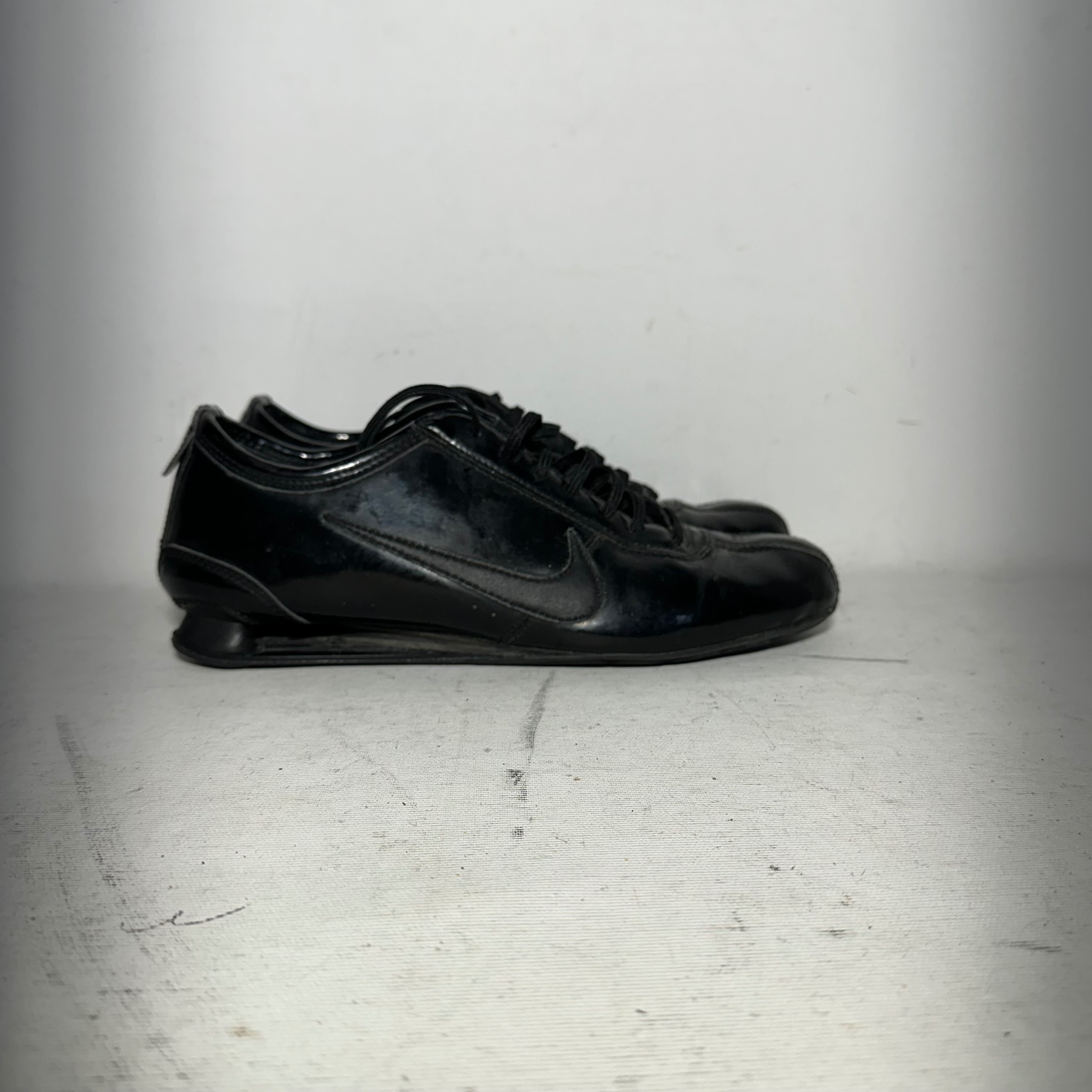 Voir photo 8 de Chaussures - Nike - Shox - Noires - Pointure 38 Chaussures - Nike - Shox - Noires - Pointure 38 Très bon état - Vue 8 -