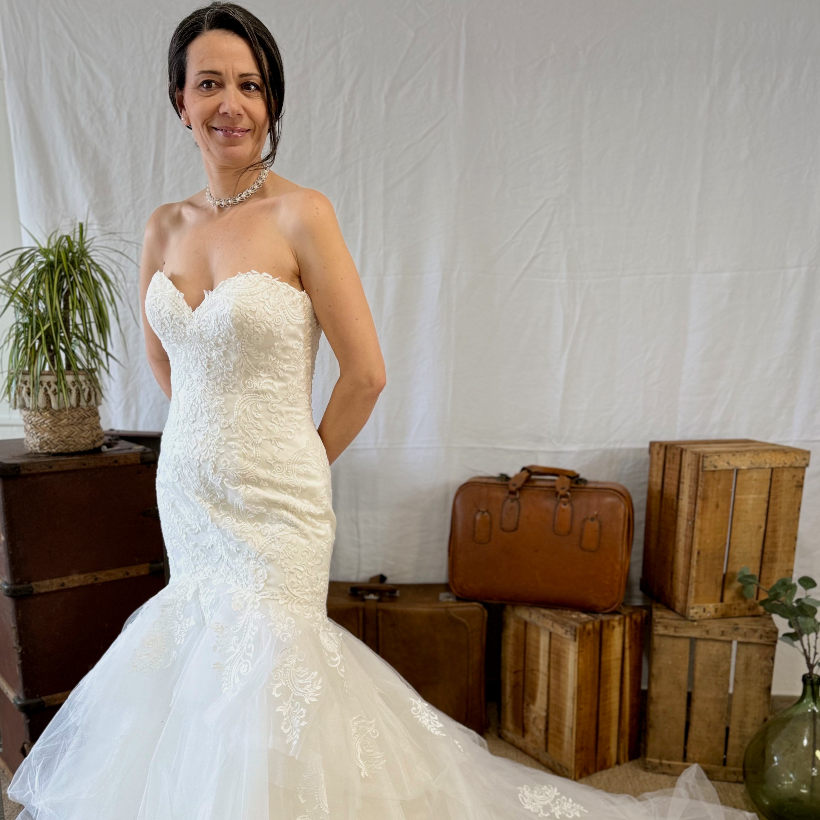 Voir photo 5 de Robe de mariée - Sincerity style chic Robe de mariée - Sincerity style chic Très bon état - Vue 5 -