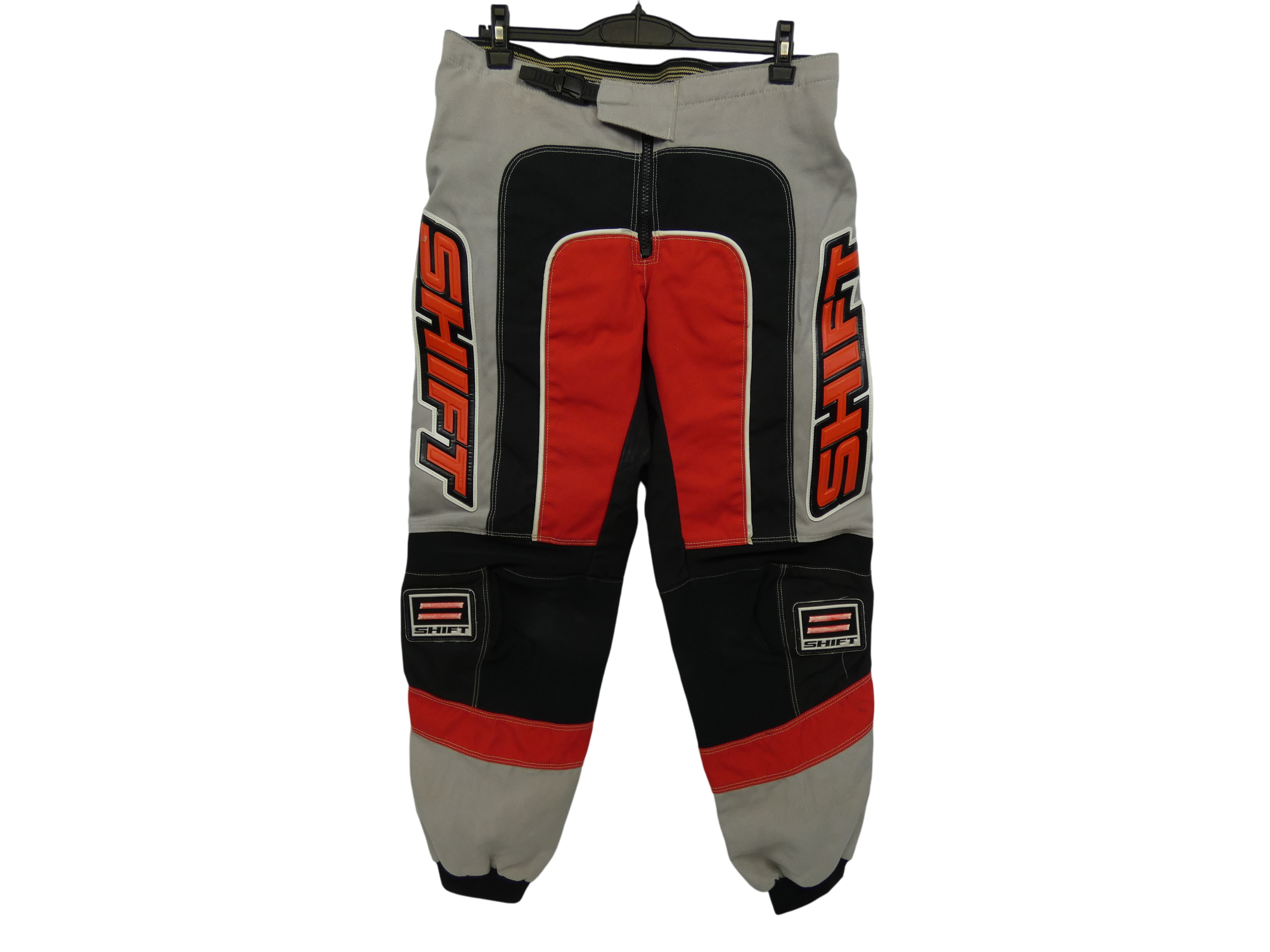 Acheter Pantalon moto Shift Taille 36 Très bon état - 25,00 € Pantalon moto Shift Taille 36 Très bon état - reconditionné disponible sur Label Emmaüs