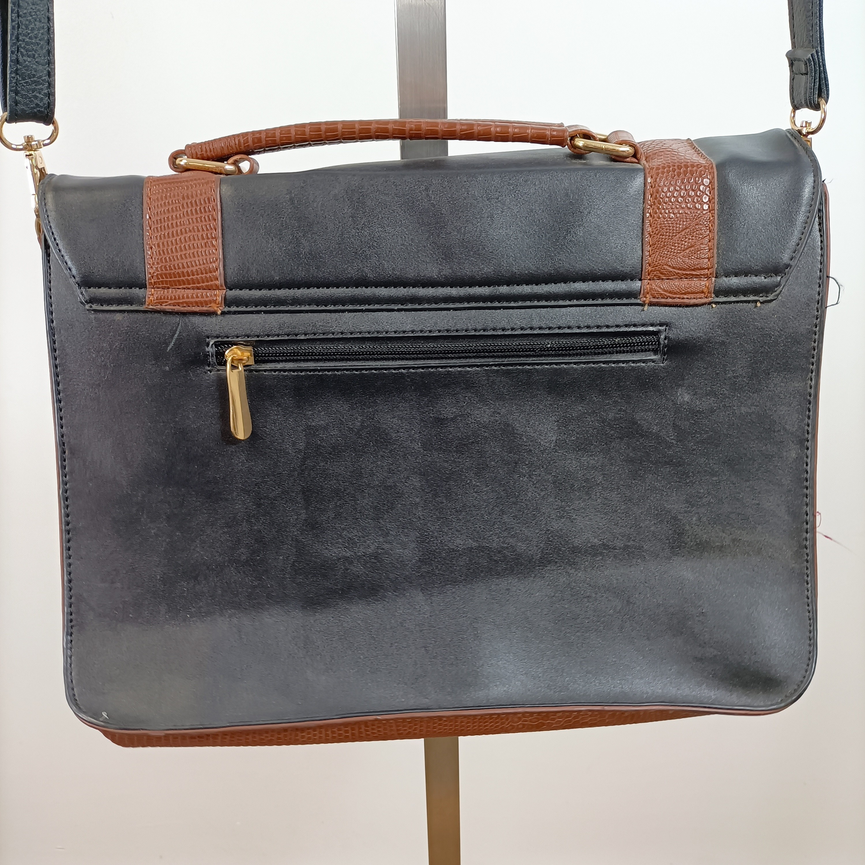 Sacoche cartable vintage simili cuir noir et marron croco, intérieur bordeaux Comme neuf - Vue 7 - 