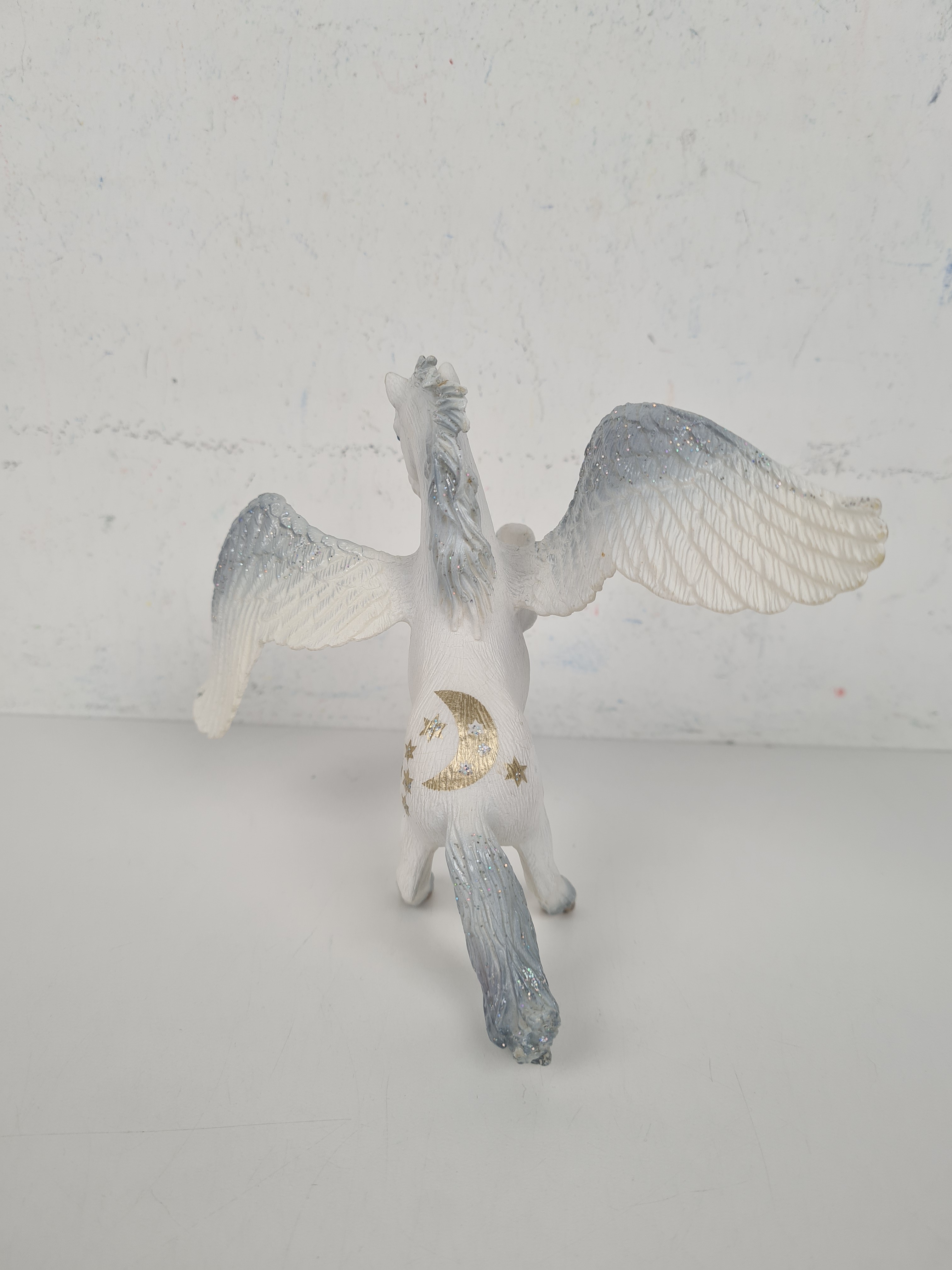 Voir photo 4 de Figurines - Bayala Pegasus steigend - Schleich 73527 - 14cm - 5ans+ Figurines - Bayala Pegasus steigend - Schleich 73527 - 14cm - 5ans+ Bon état - Vue 4 -