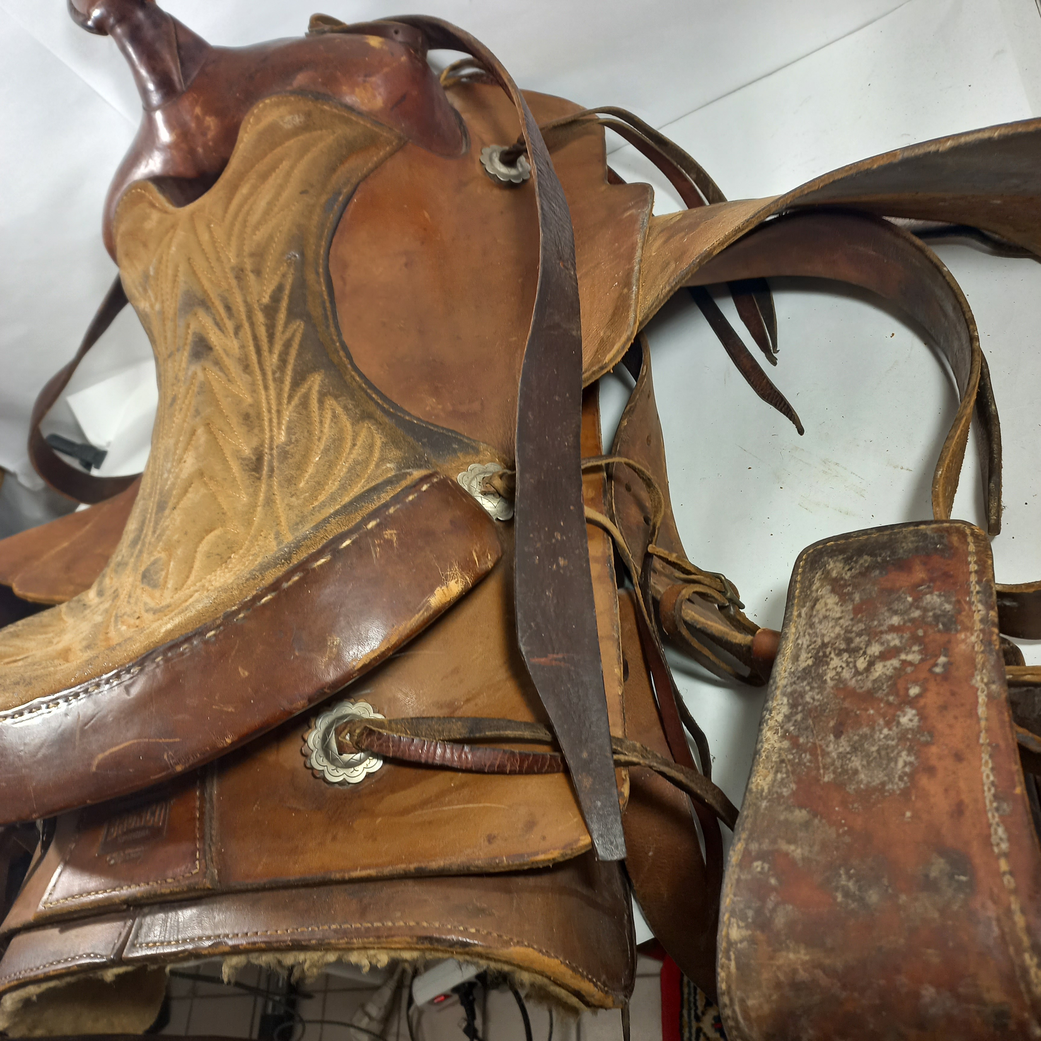 SELLE DE CHEVAL "BRONCO"+HARNAIS+SANGLES État correct - Vue 2 - 
